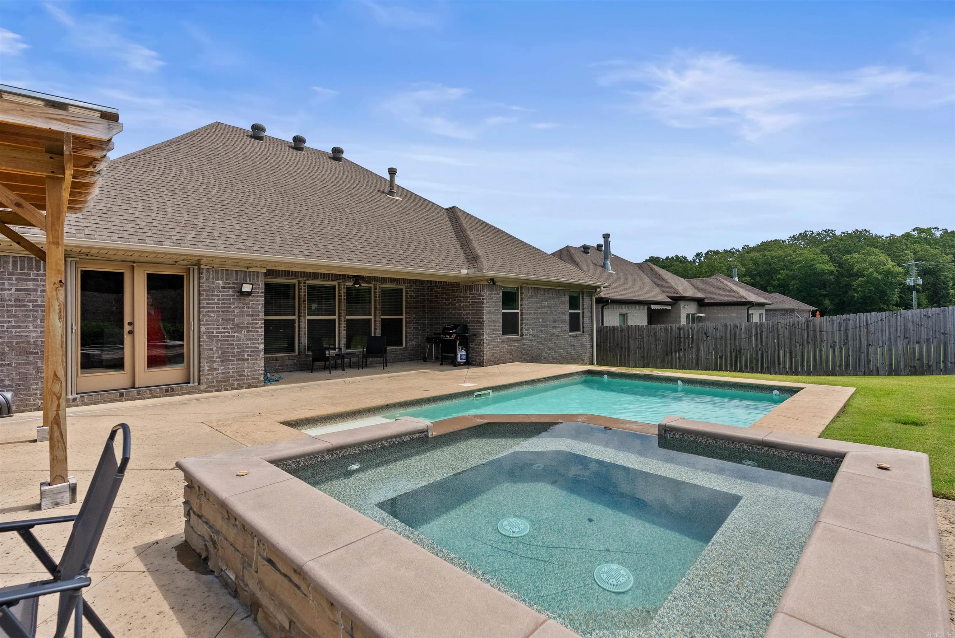 MILLERS GLENN - Residential