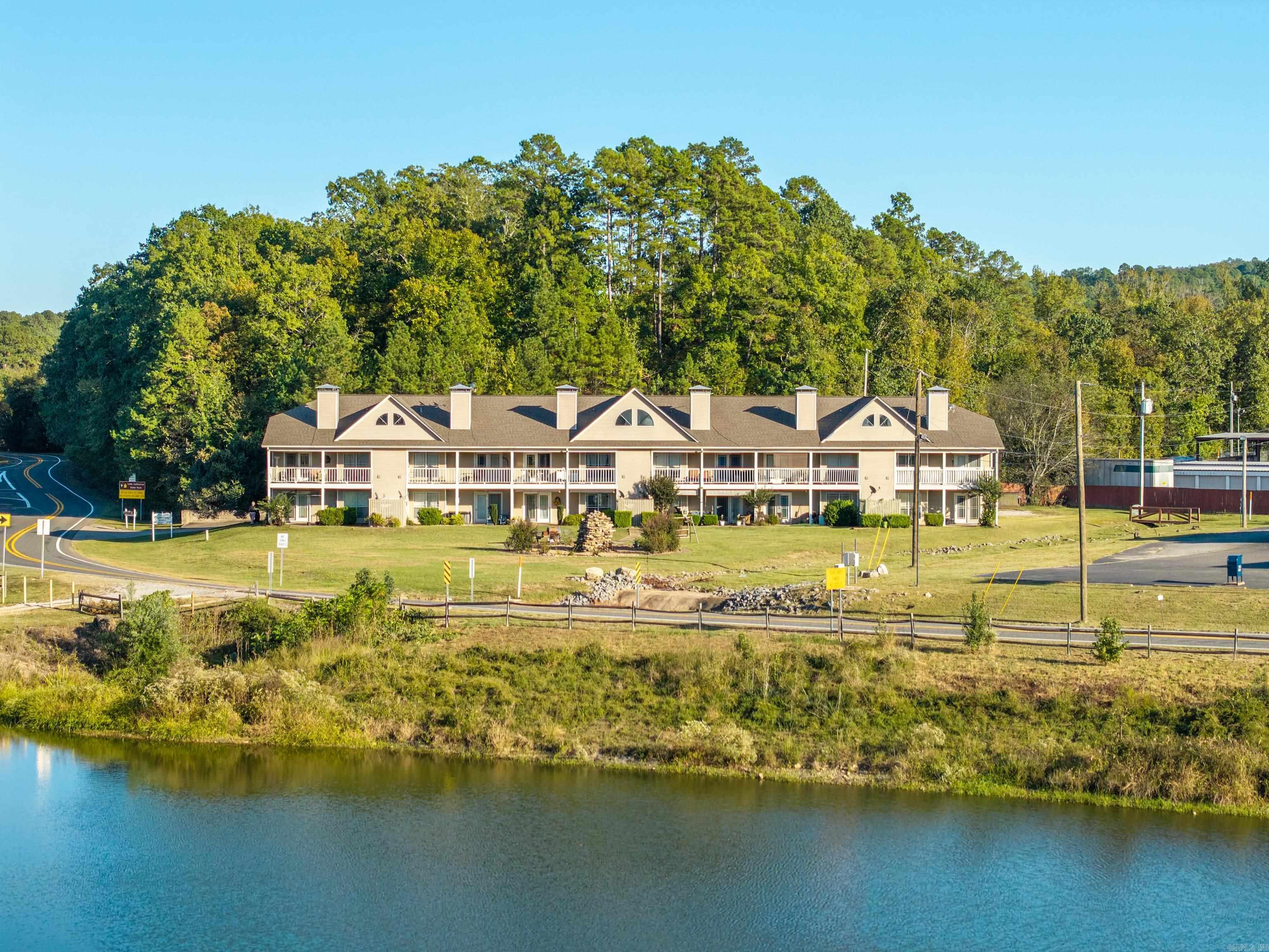 DIAMONDHEAD MANOR - Residential
