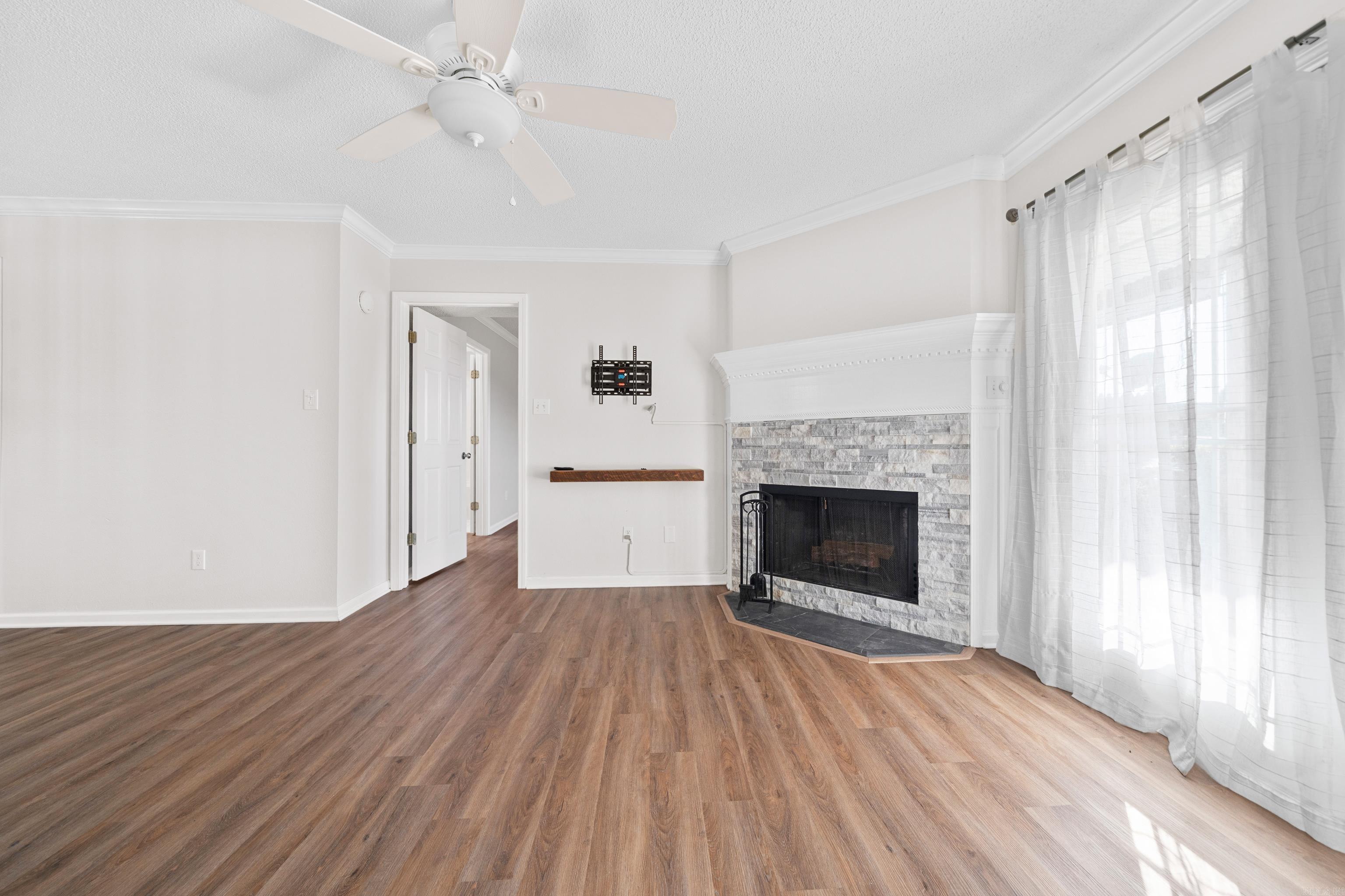 DIAMONDHEAD MANOR - Residential