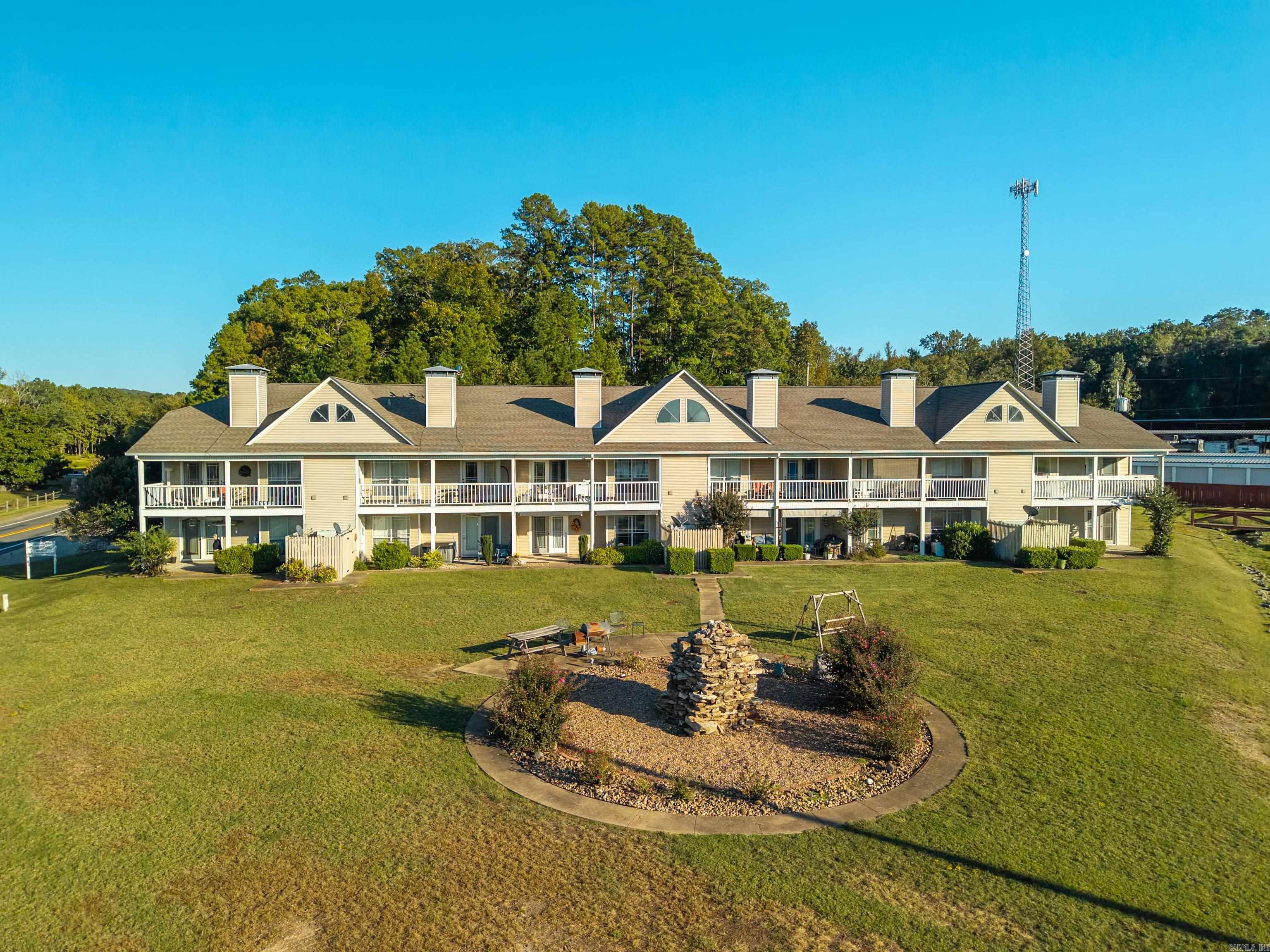 DIAMONDHEAD MANOR - Residential