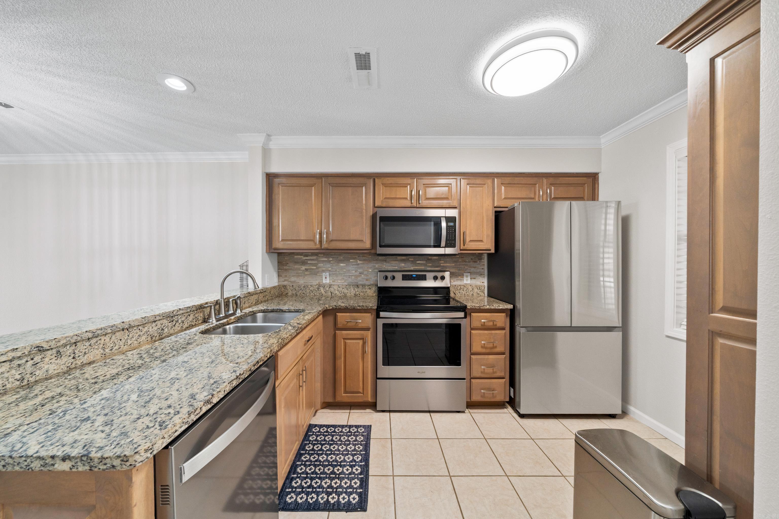 DIAMONDHEAD MANOR - Residential