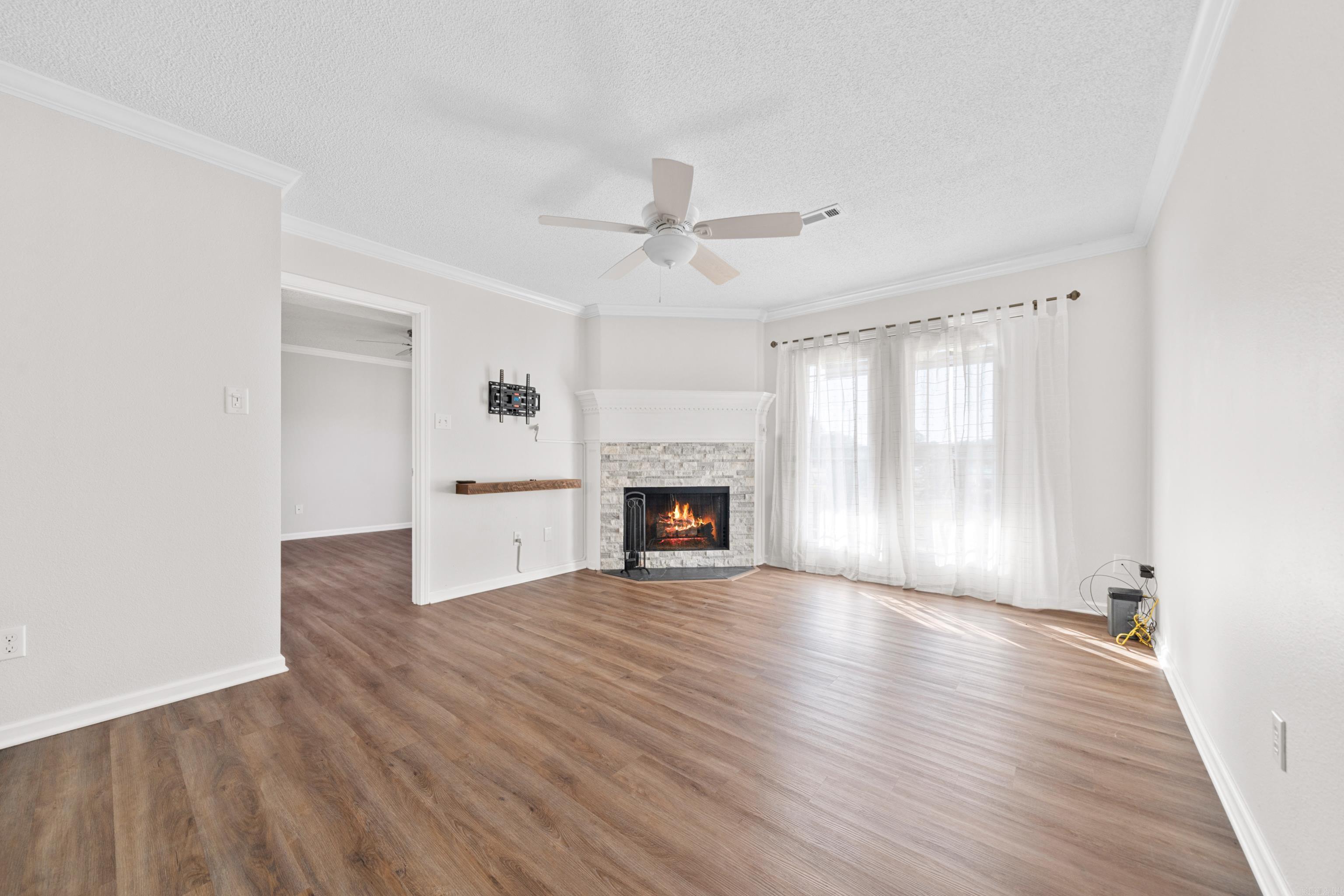 DIAMONDHEAD MANOR - Residential