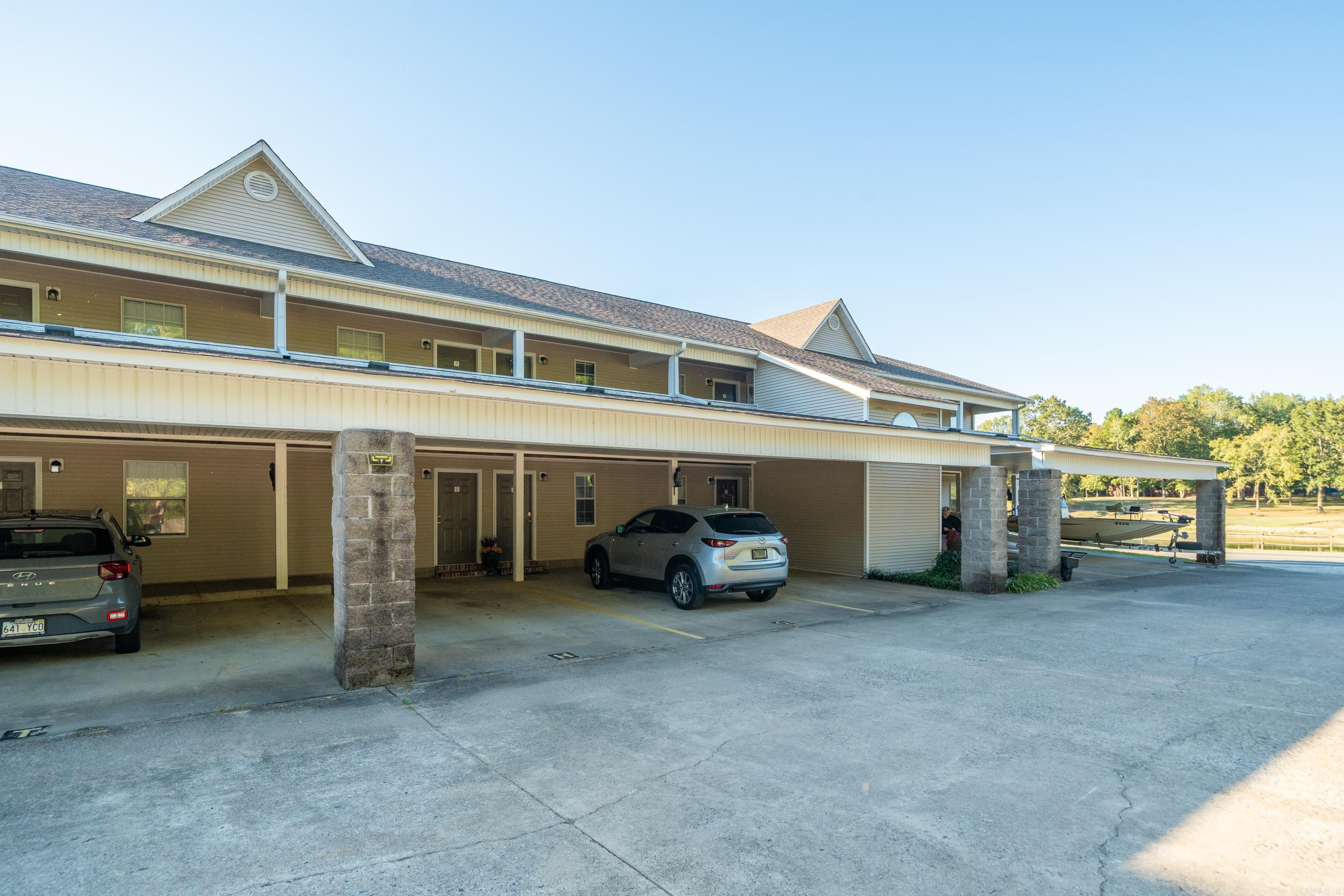 DIAMONDHEAD MANOR - Residential