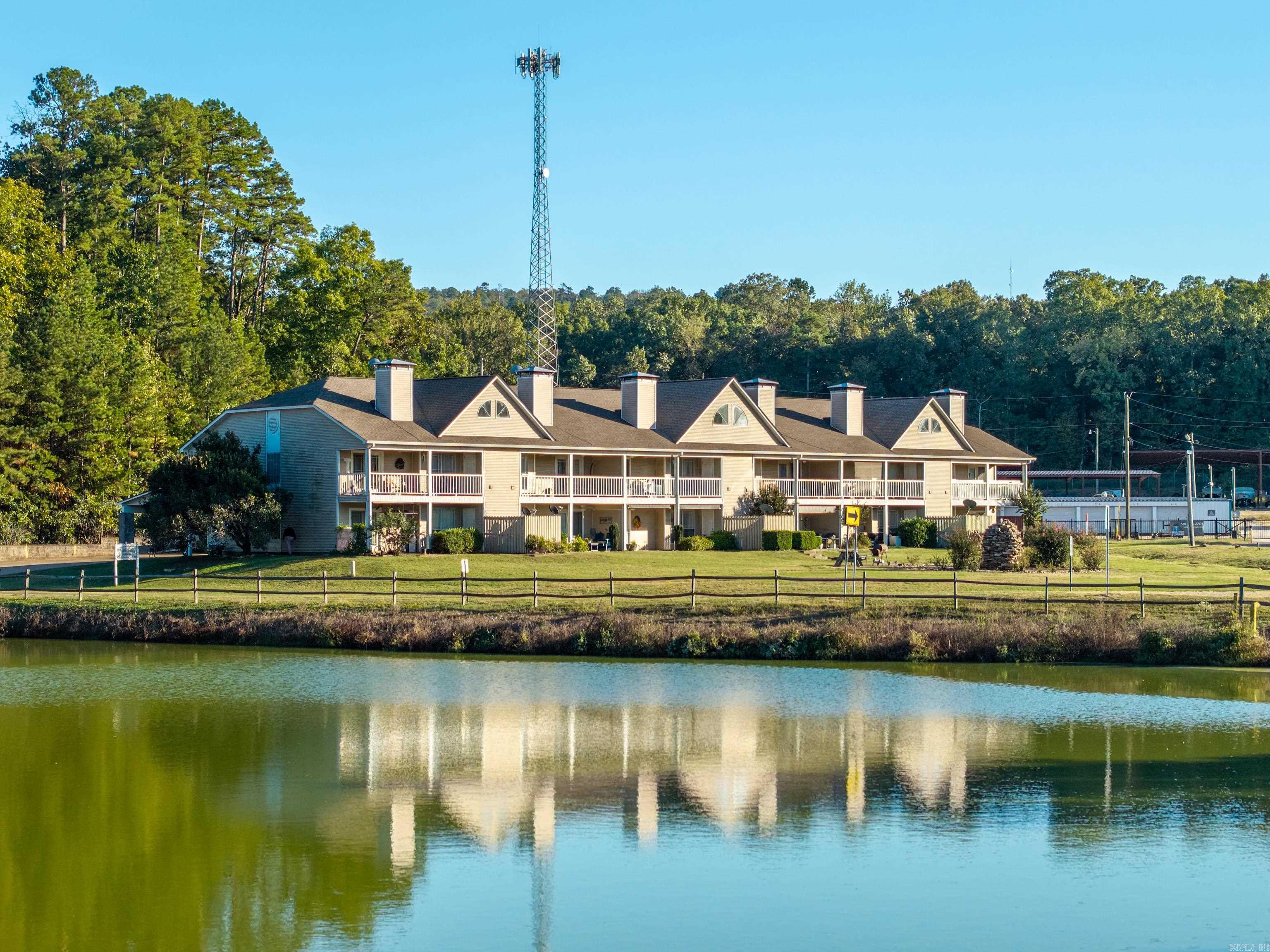 DIAMONDHEAD MANOR - Residential