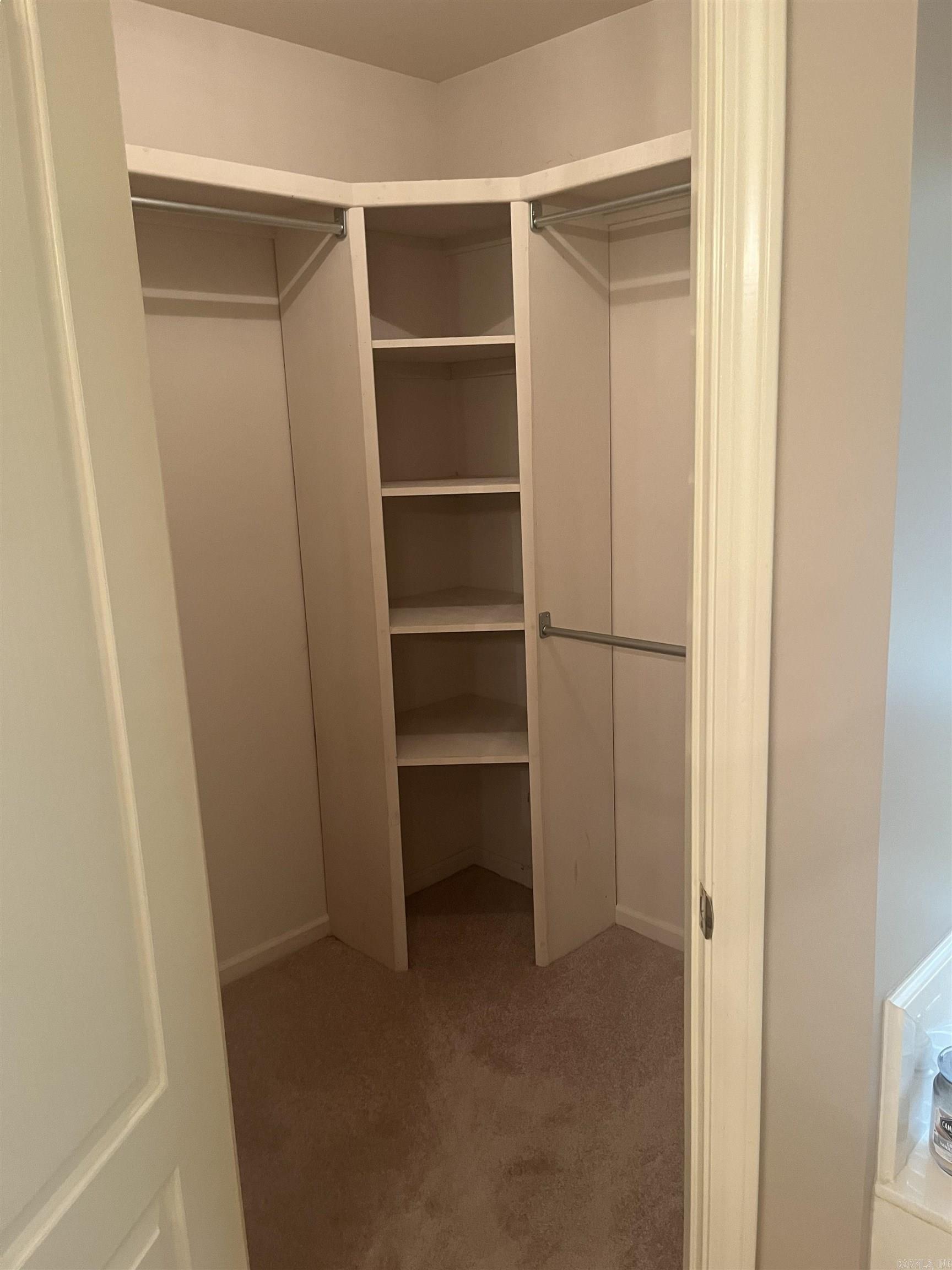 SADDLETOP - Residential