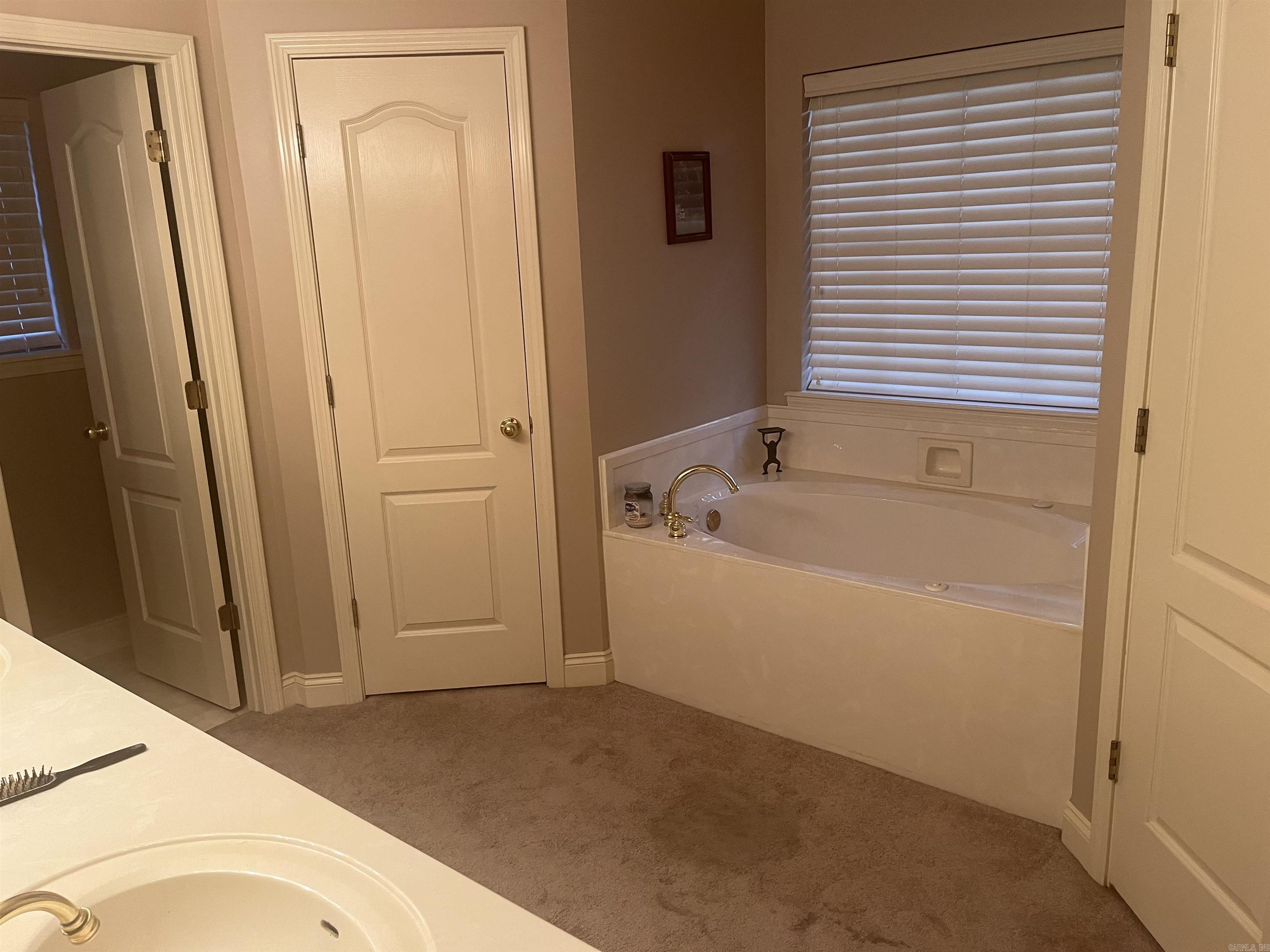 SADDLETOP - Residential