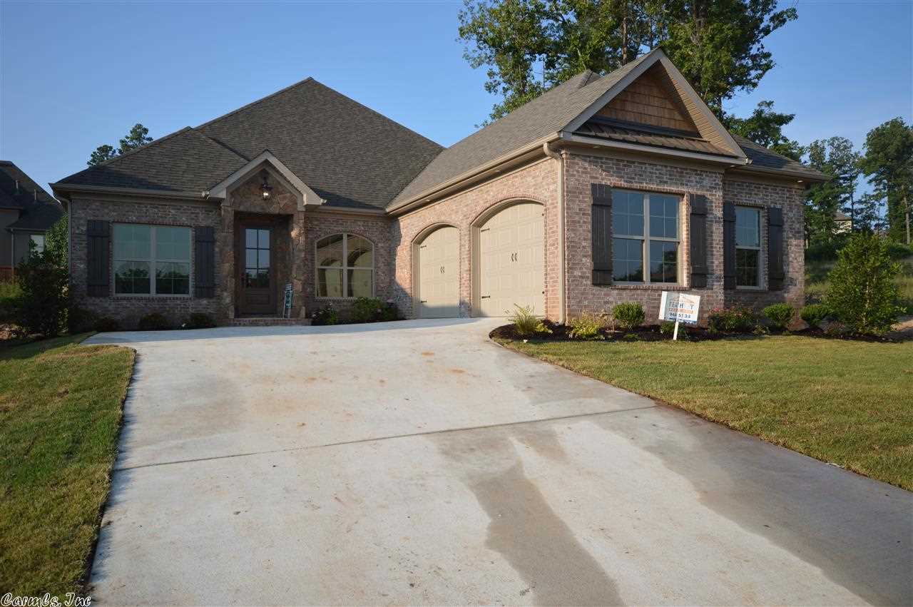 Another beautiful NEW home built by Kevin Keathley in the Wildwood Ridge Subdivision. This open floor plan features 4 bedrooms with 2 1/2 baths, Front/Side Load garage, coffered ceilings, two fireplaces, Butler's Pantry, Stairs in garage to attic, 2 whirlpool tubs, 36'' gas cook top, sink in the laundry room and more. Approximate completion date is April/May. Assoc fee/tax pays to maintain the entrance and provide general lawn care for the home owners.