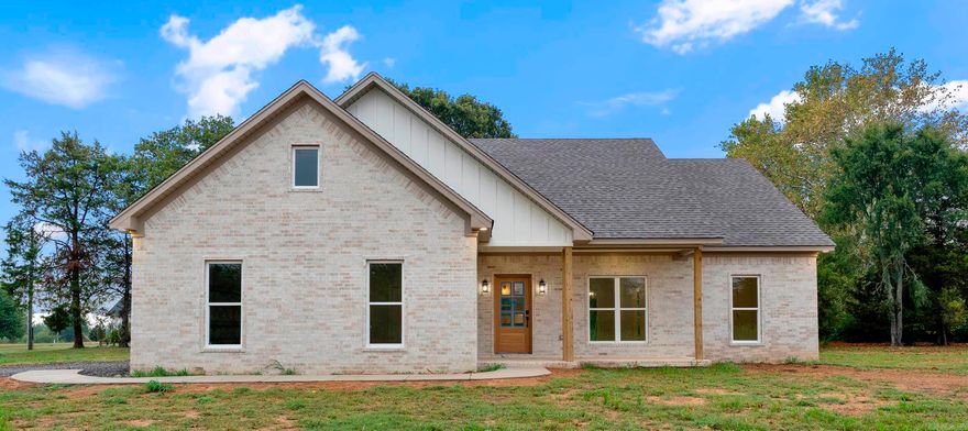 This brand new home sits on a private and quiet 1 acre lot less than 10 minutes north of Greenbrier! 22 Hudson boasts a large yard, quartz countertops, stainless steel appliances, custom built cabinets throughout, large pantry, island, and plenty of storage. 3 bed 2 bath, a custom curbless tile shower, vaulted great room ceilings, over-sized 2 car garage with a huge floored attic.