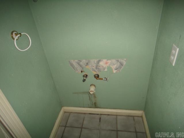 RIVER OAKS - Residential