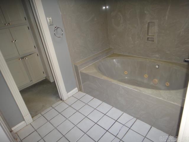 RIVER OAKS - Residential