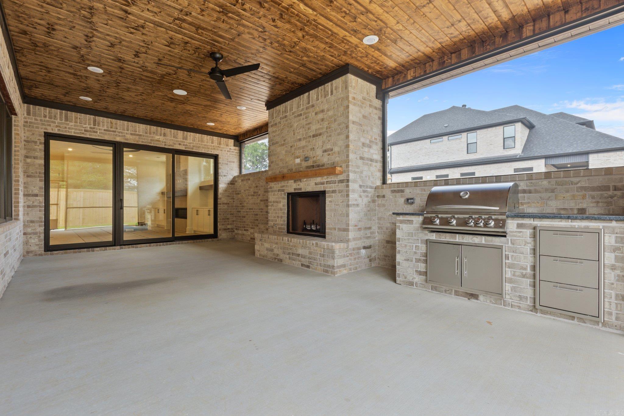 CHENAL VALLEY MEREVILLE PLACE - Residential
