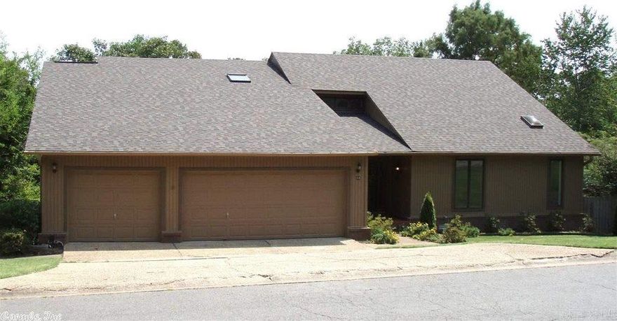 Beautiful newly updated 5 Bedroom 3.5 Bath 3,500 sq ft home in West Little Rock for rent.  Close to a variety of shopping and dinning locations.  Please Contact Dennis Adkins @ 501-6902482 for more information