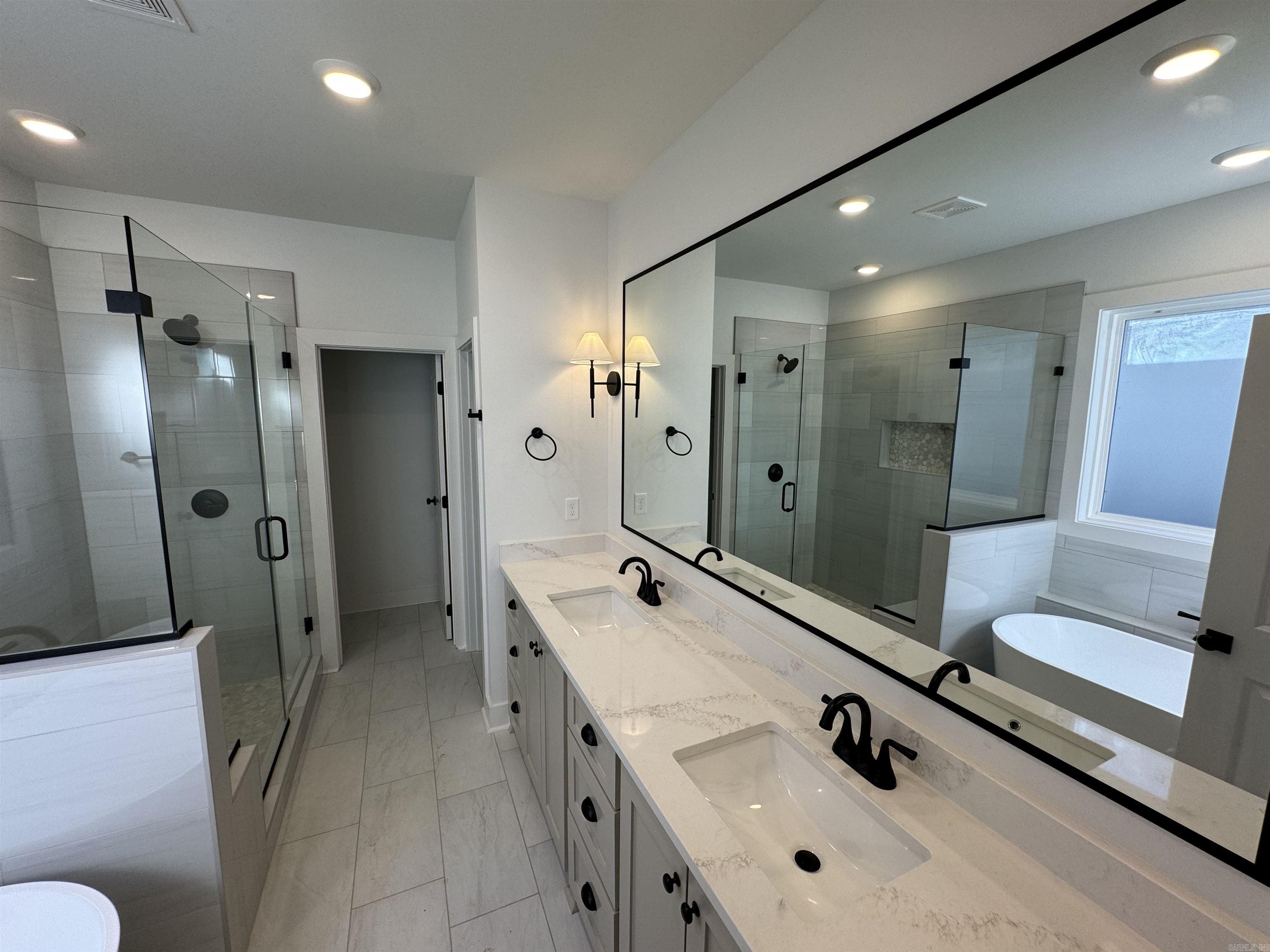 MIDTOWN BRYANT - Residential