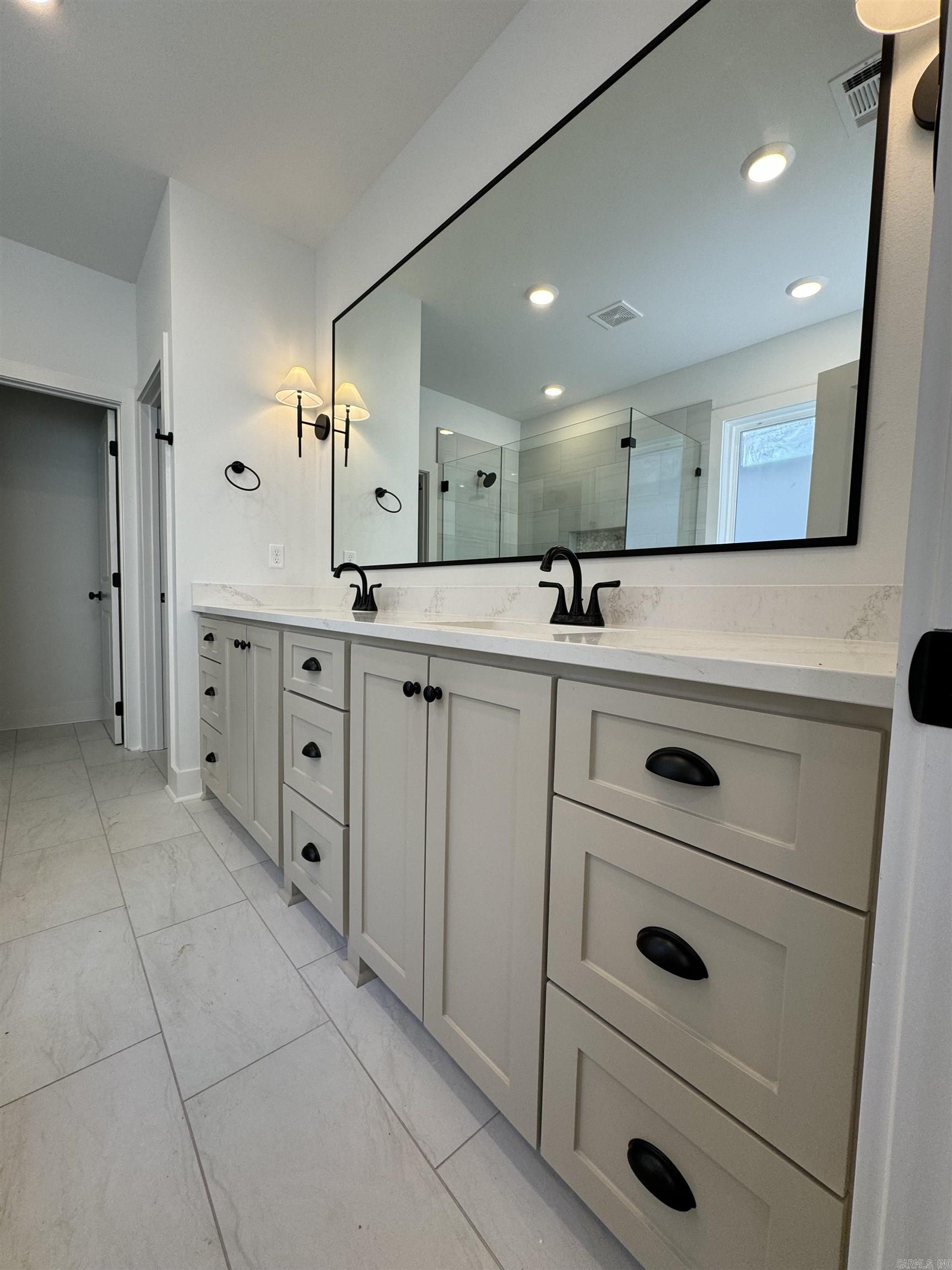 MIDTOWN BRYANT - Residential