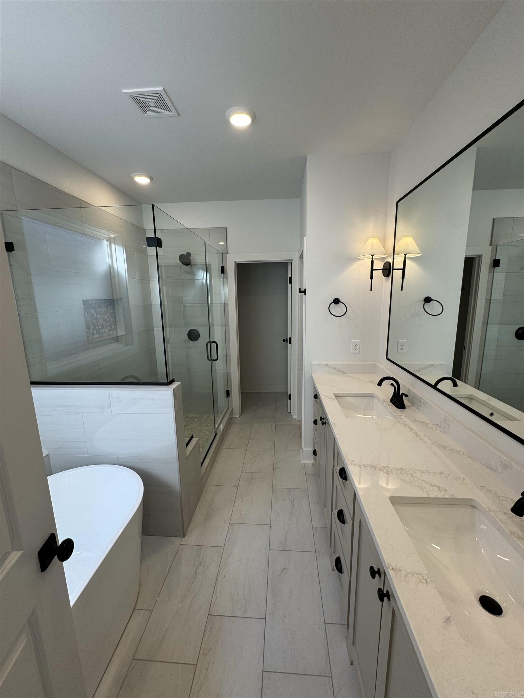 MIDTOWN BRYANT - Residential