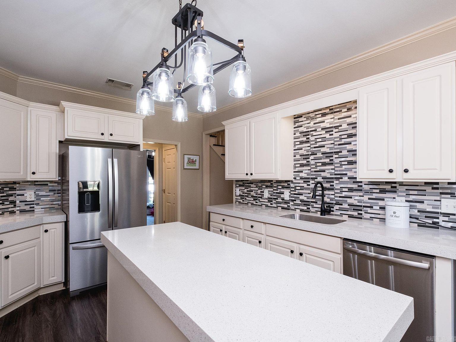 HURRICANE LAKE EST - Residential