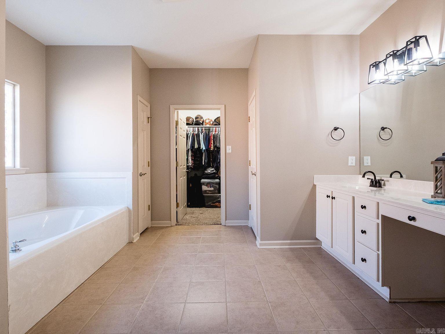 HURRICANE LAKE EST - Residential