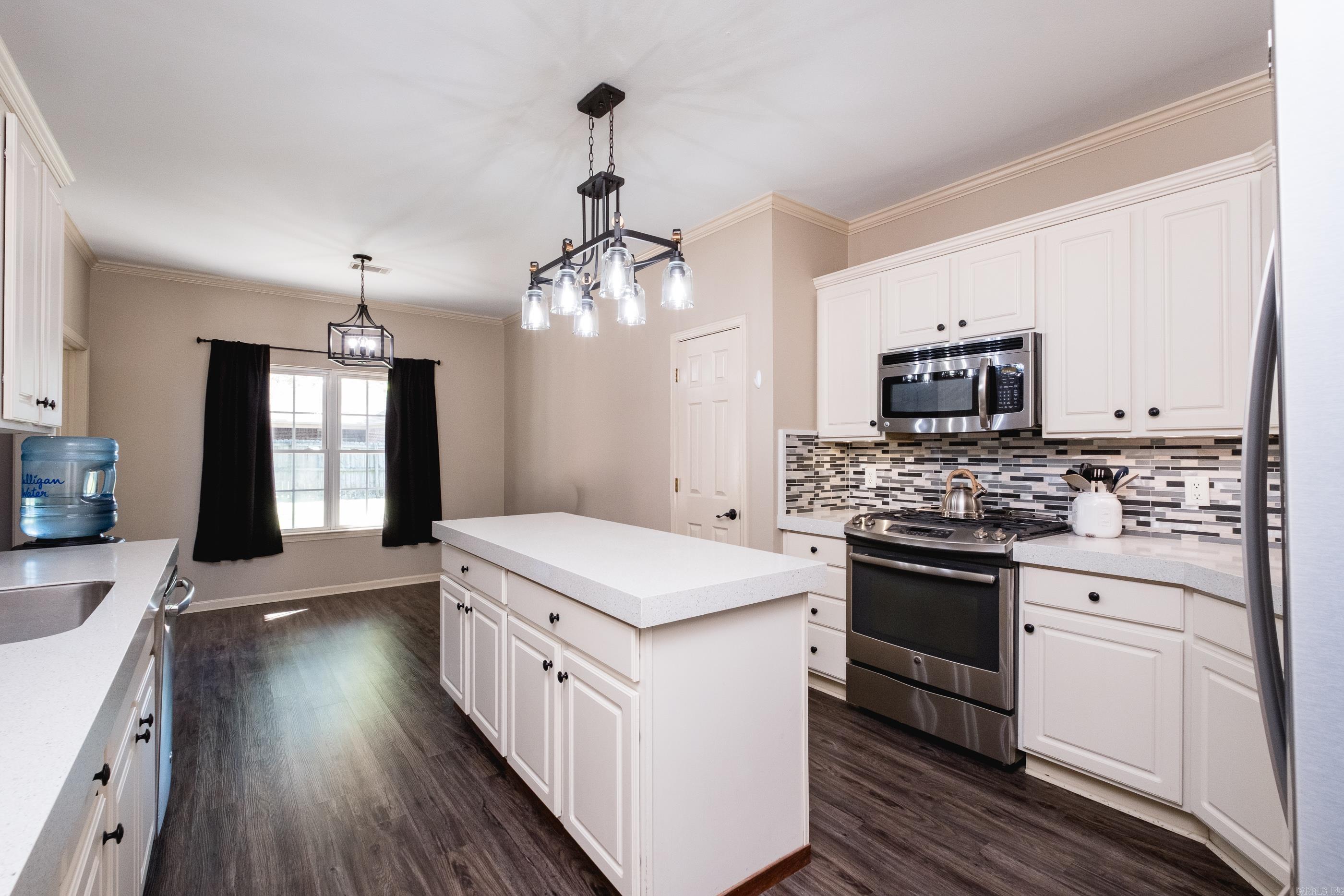 HURRICANE LAKE EST - Residential