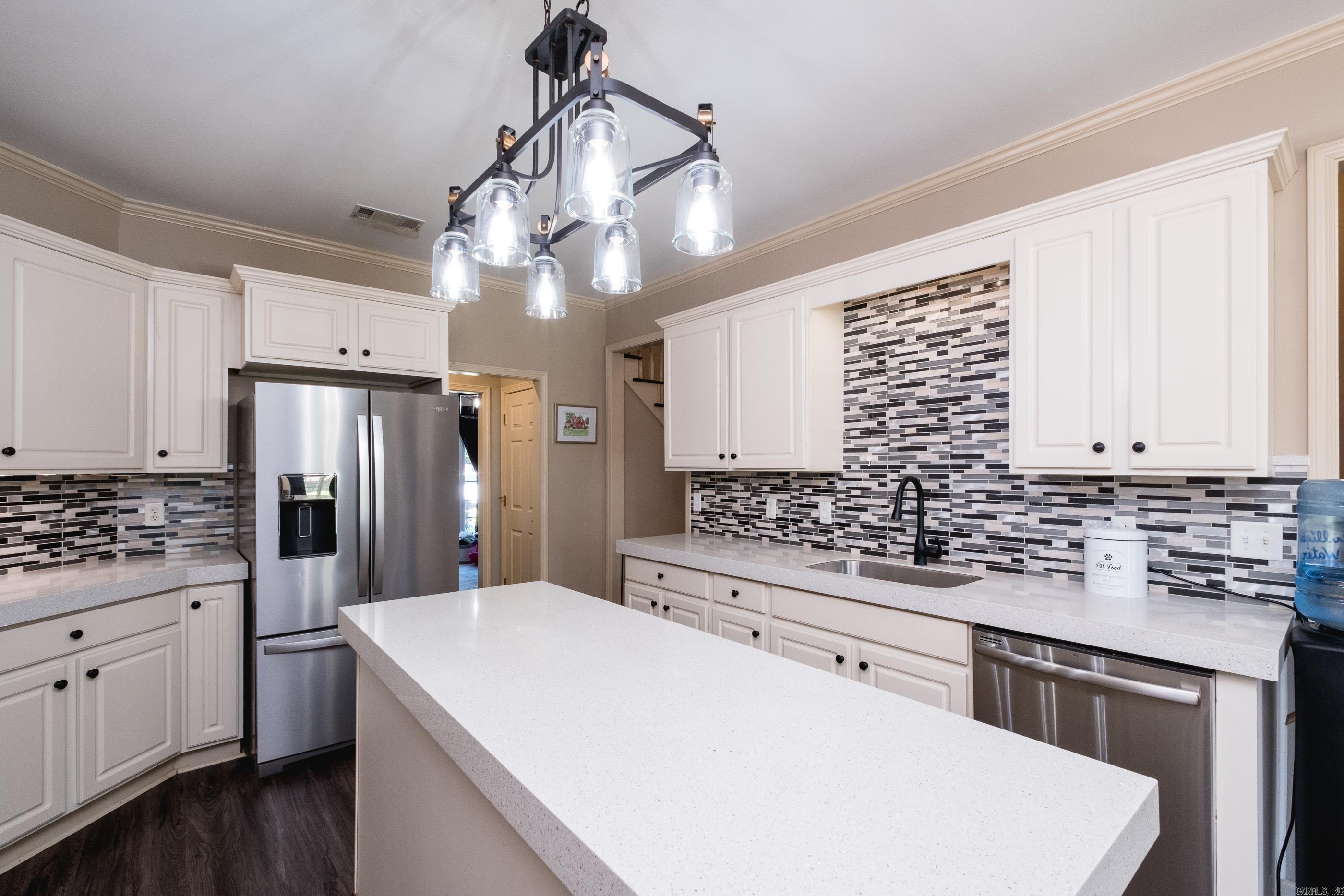 HURRICANE LAKE EST - Residential