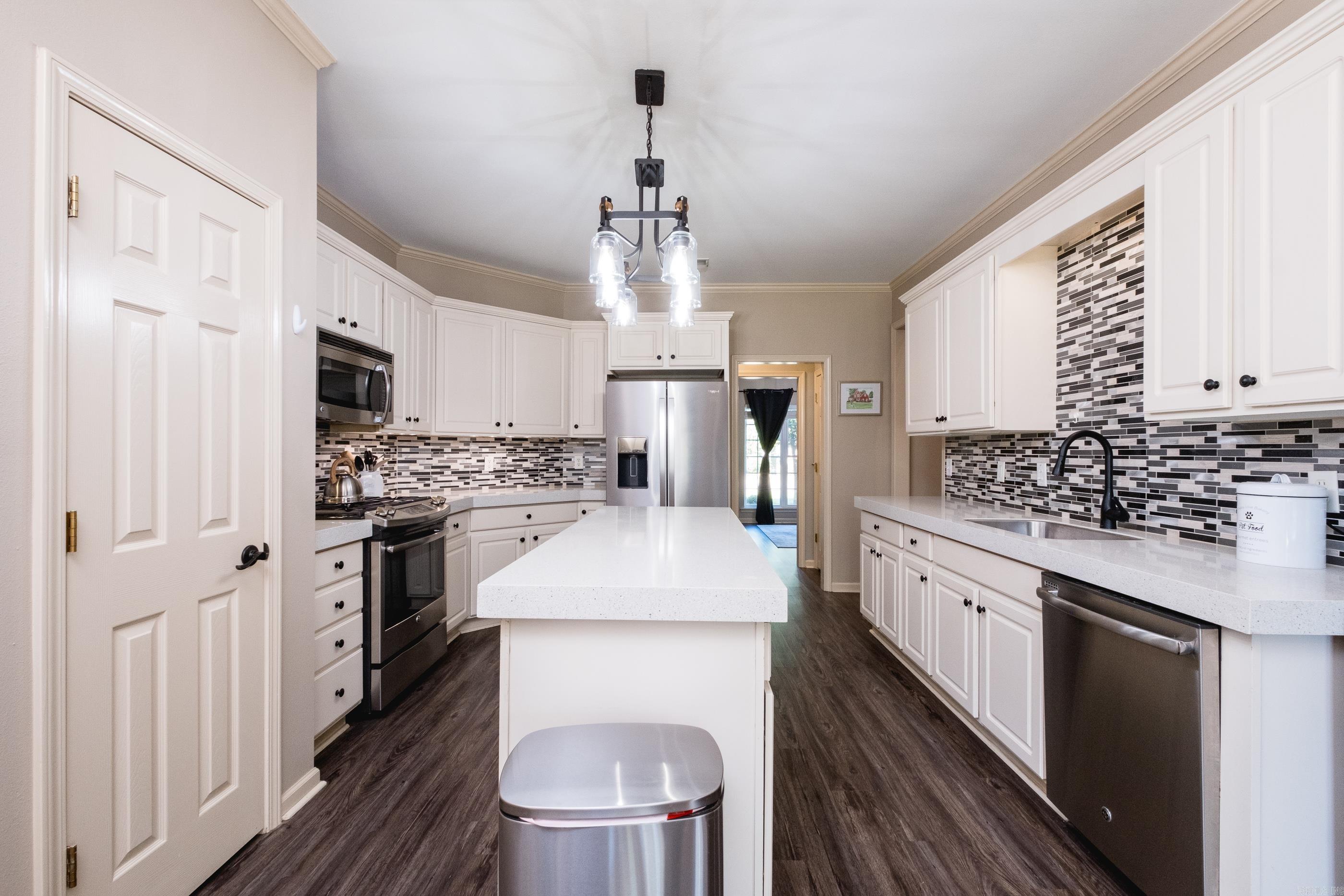 HURRICANE LAKE EST - Residential