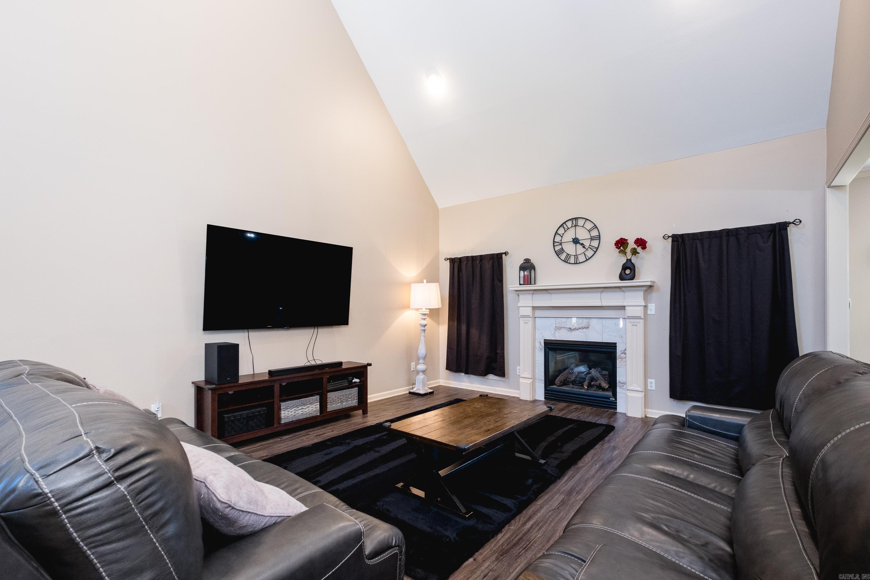 HURRICANE LAKE EST - Residential