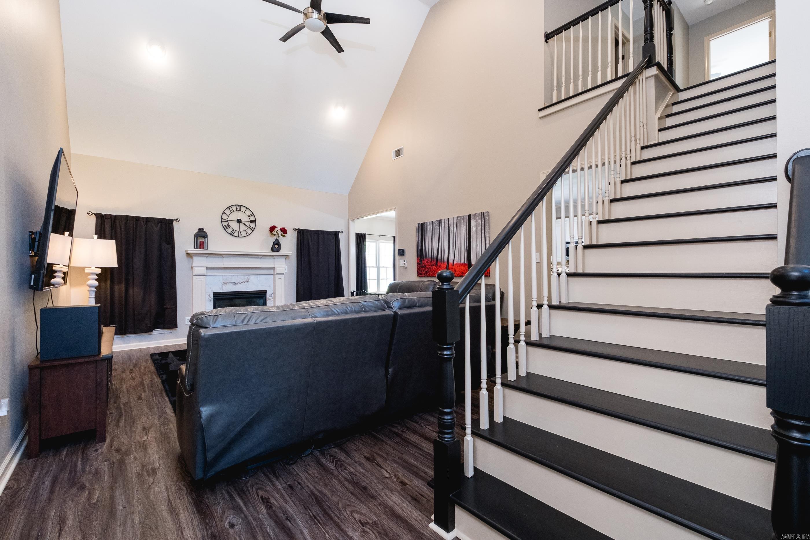 HURRICANE LAKE EST - Residential