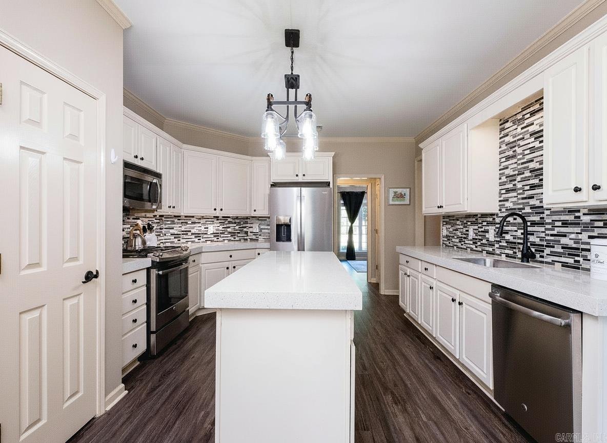 HURRICANE LAKE EST - Residential