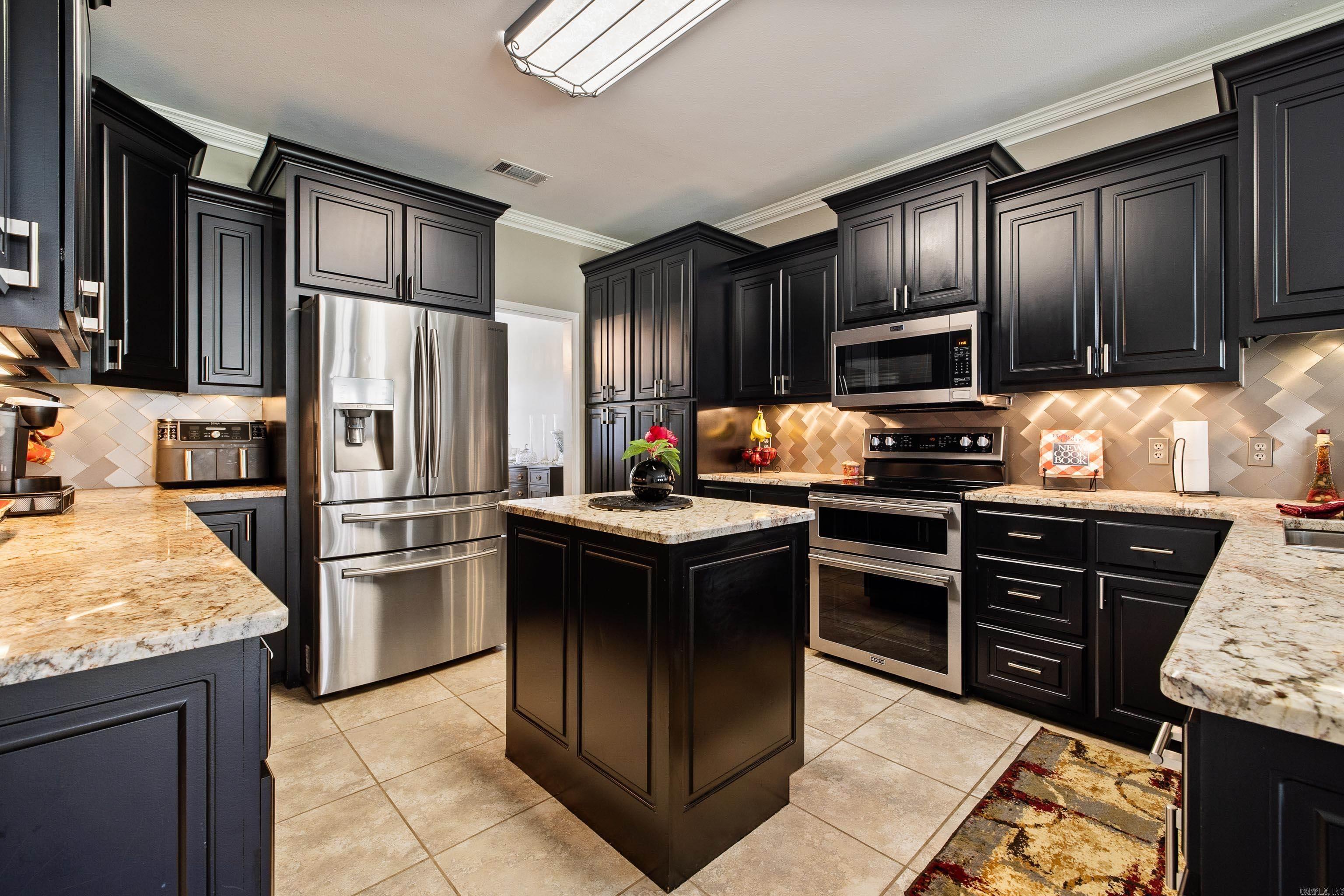 WHITE ROCK ESTATES - Residential