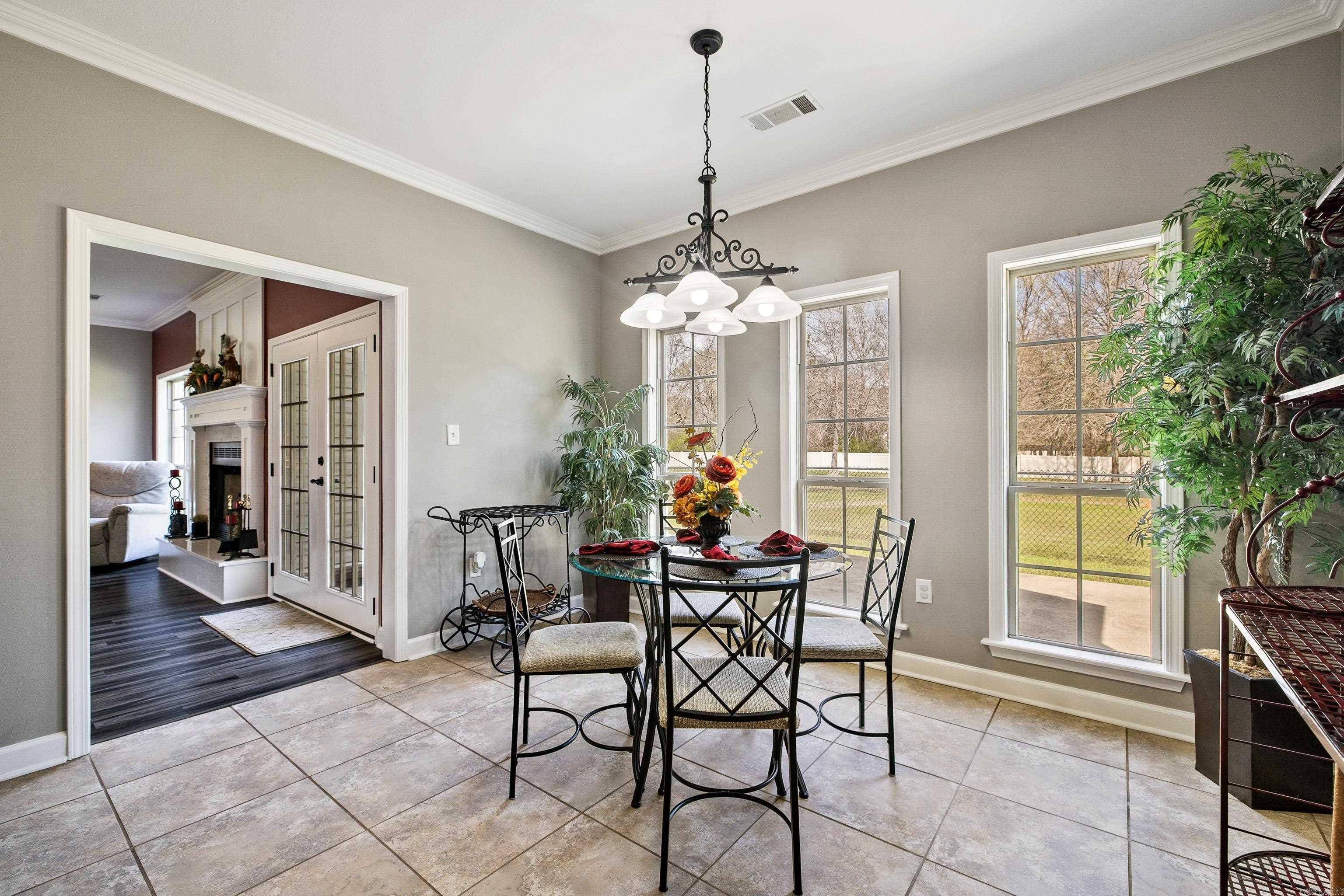 WHITE ROCK ESTATES - Residential