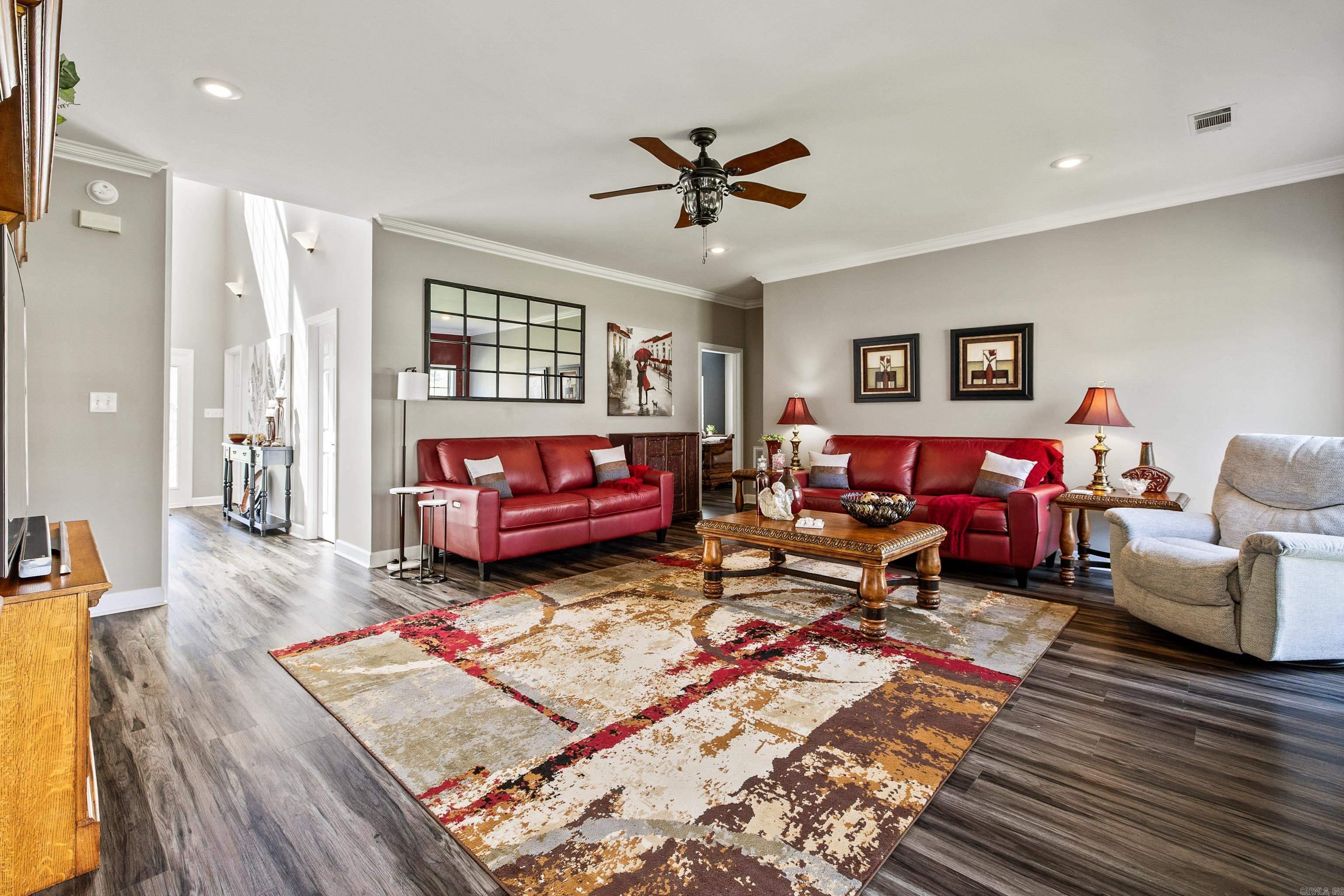 WHITE ROCK ESTATES - Residential