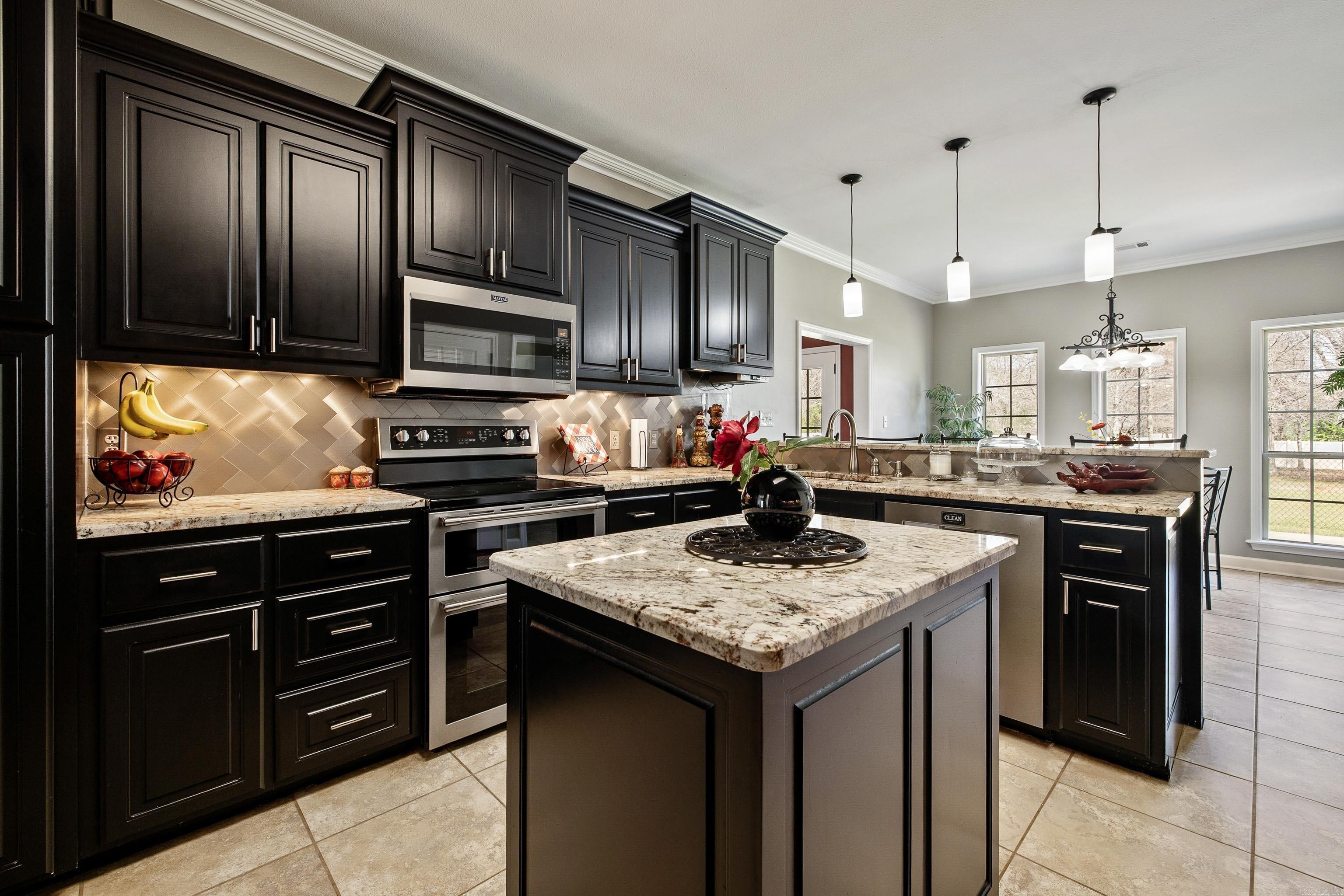 WHITE ROCK ESTATES - Residential