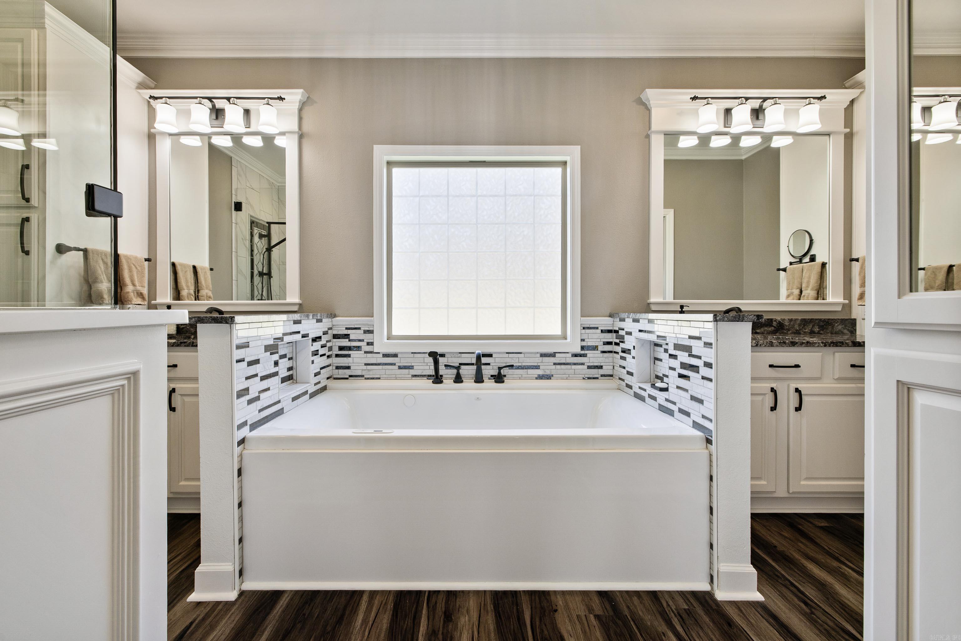 WHITE ROCK ESTATES - Residential