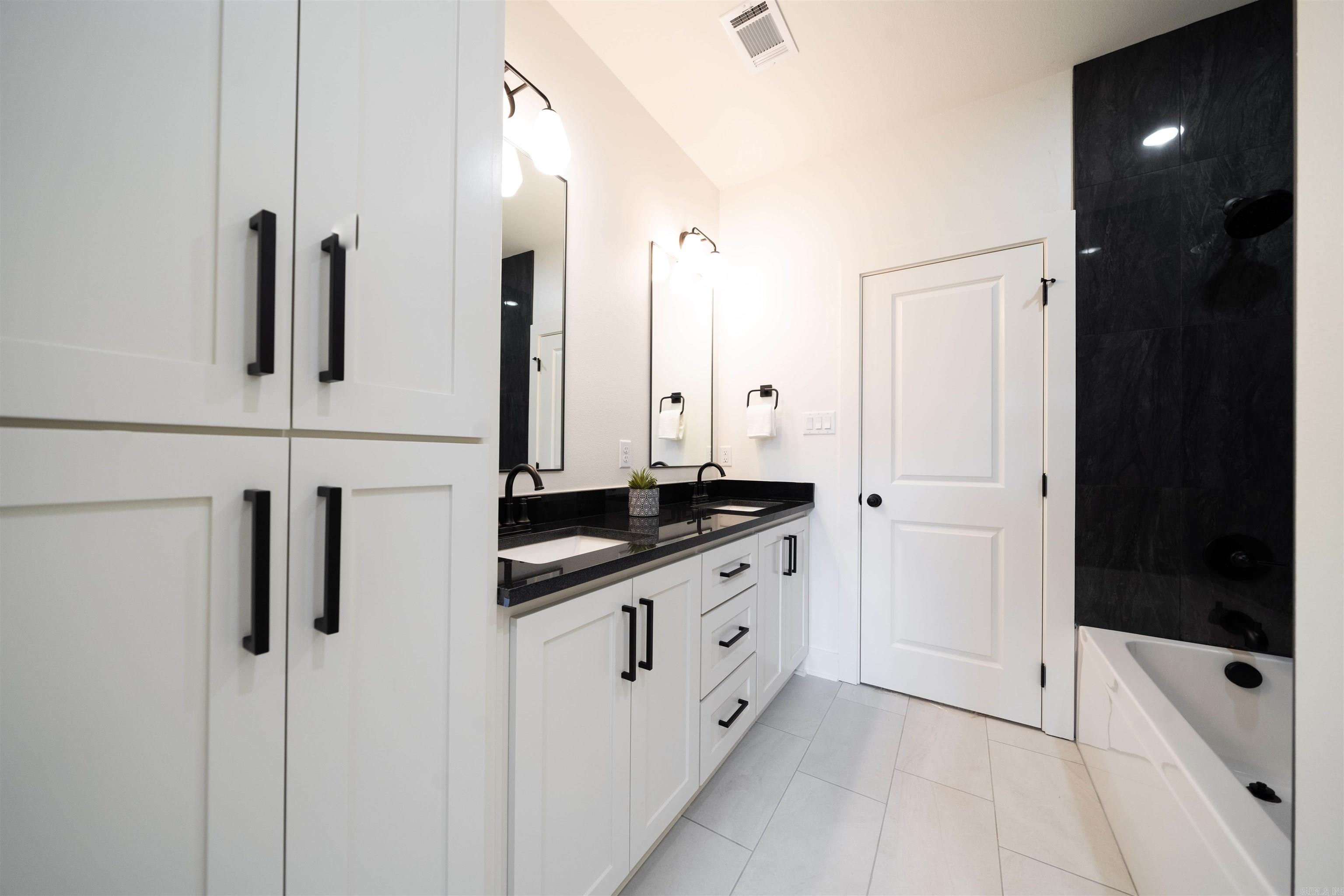 STONEBROOK - Residential Lease