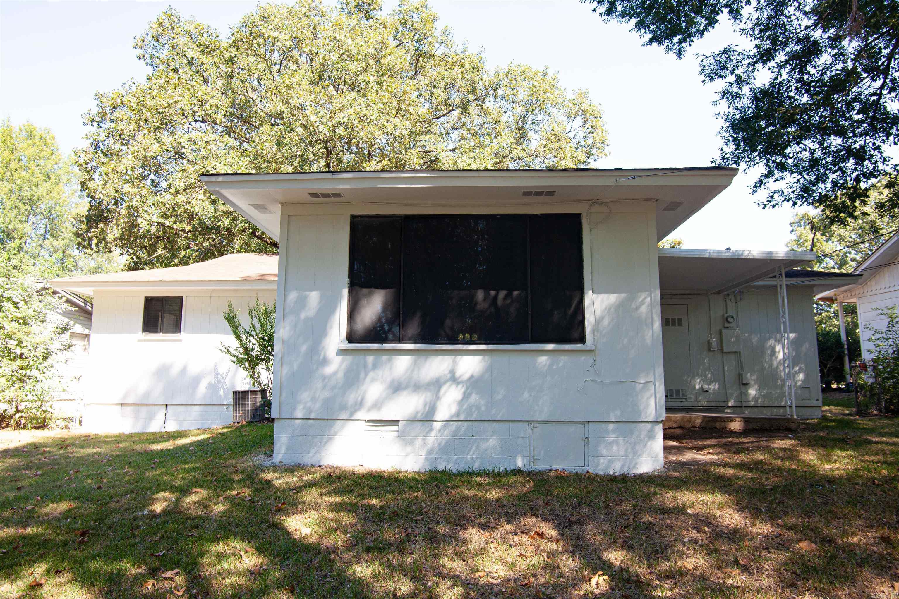 Ellis Acres - Residential Lease