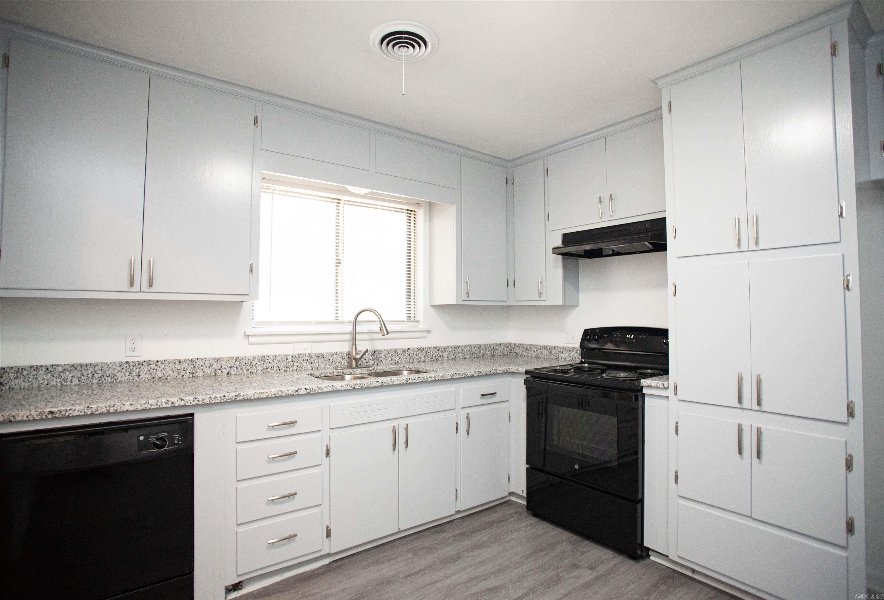 Ellis Acres - Residential Lease