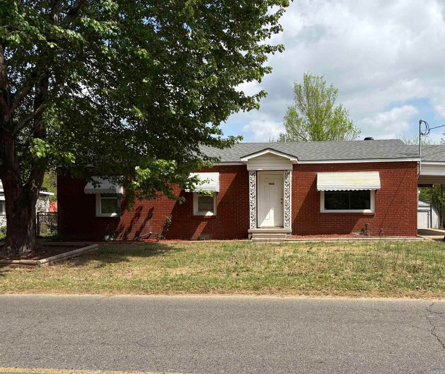 Open House April 12th 1:00-4:00 Updated home with new roof and new HVAC. Spacious kitchen, great room with large picture window that brings in the natural light, and inviting covered deck perfect for entertaining and family cookouts. Convenient to schools and downtown Malvern.   12 x20 Storage Building