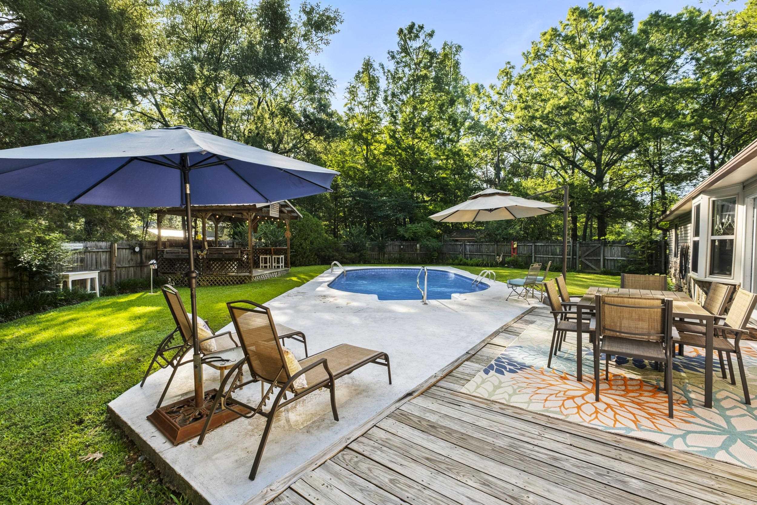 SILVER OAKS - Residential