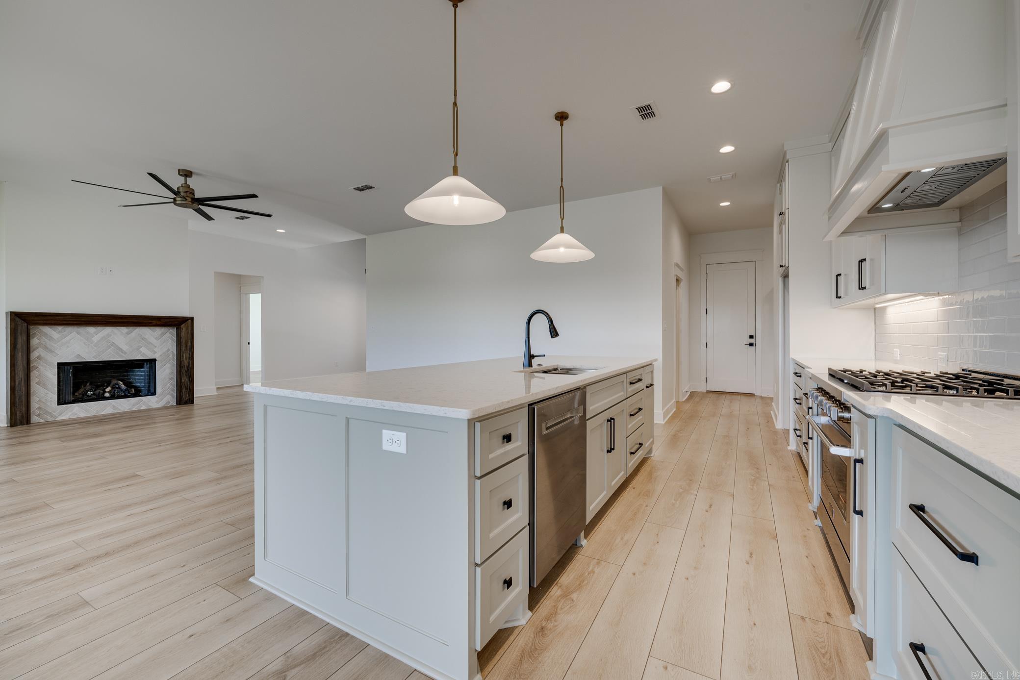 REYNOLDS RIDGE - Residential