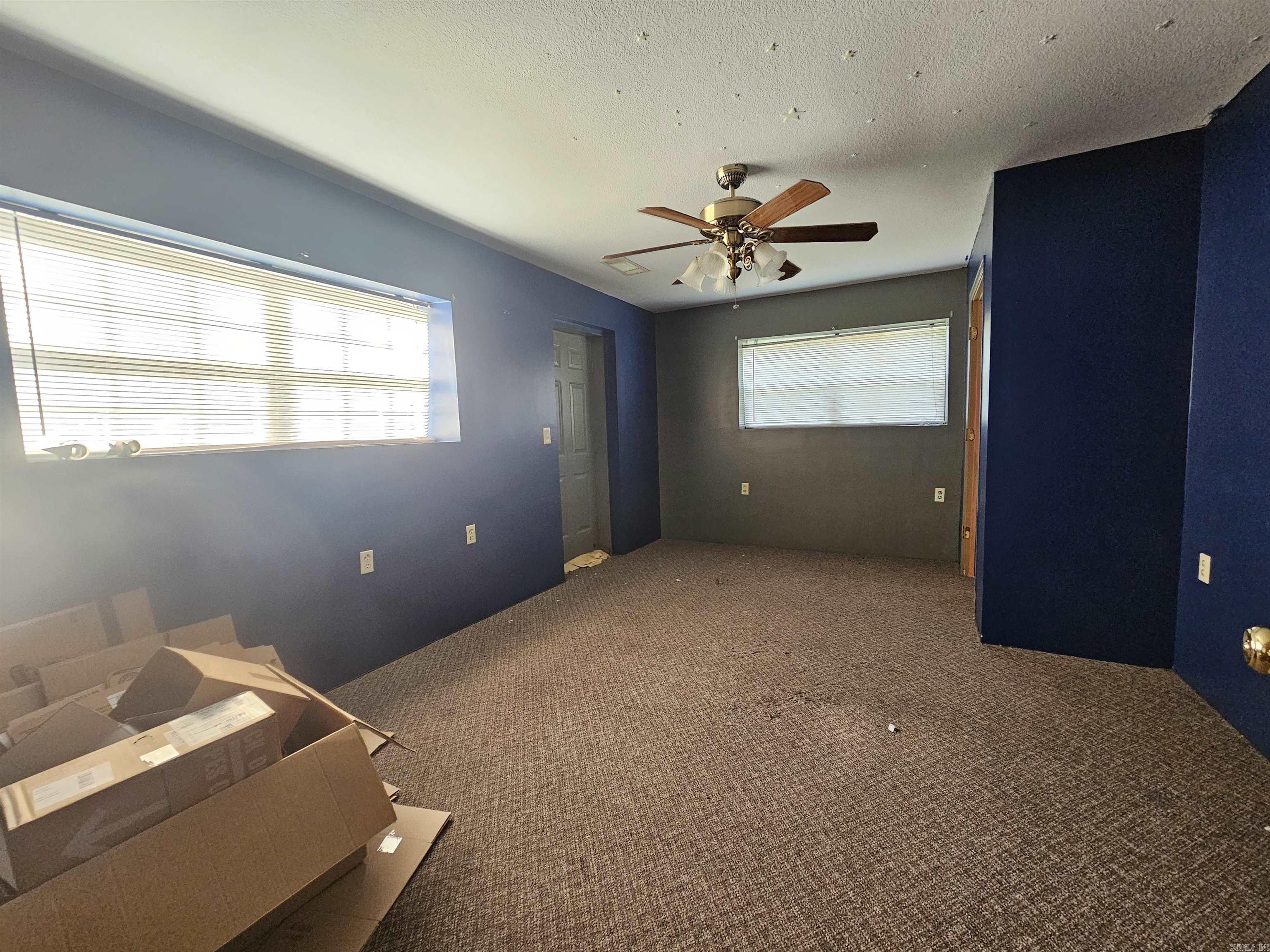 SILVER SPRINGS - Residential