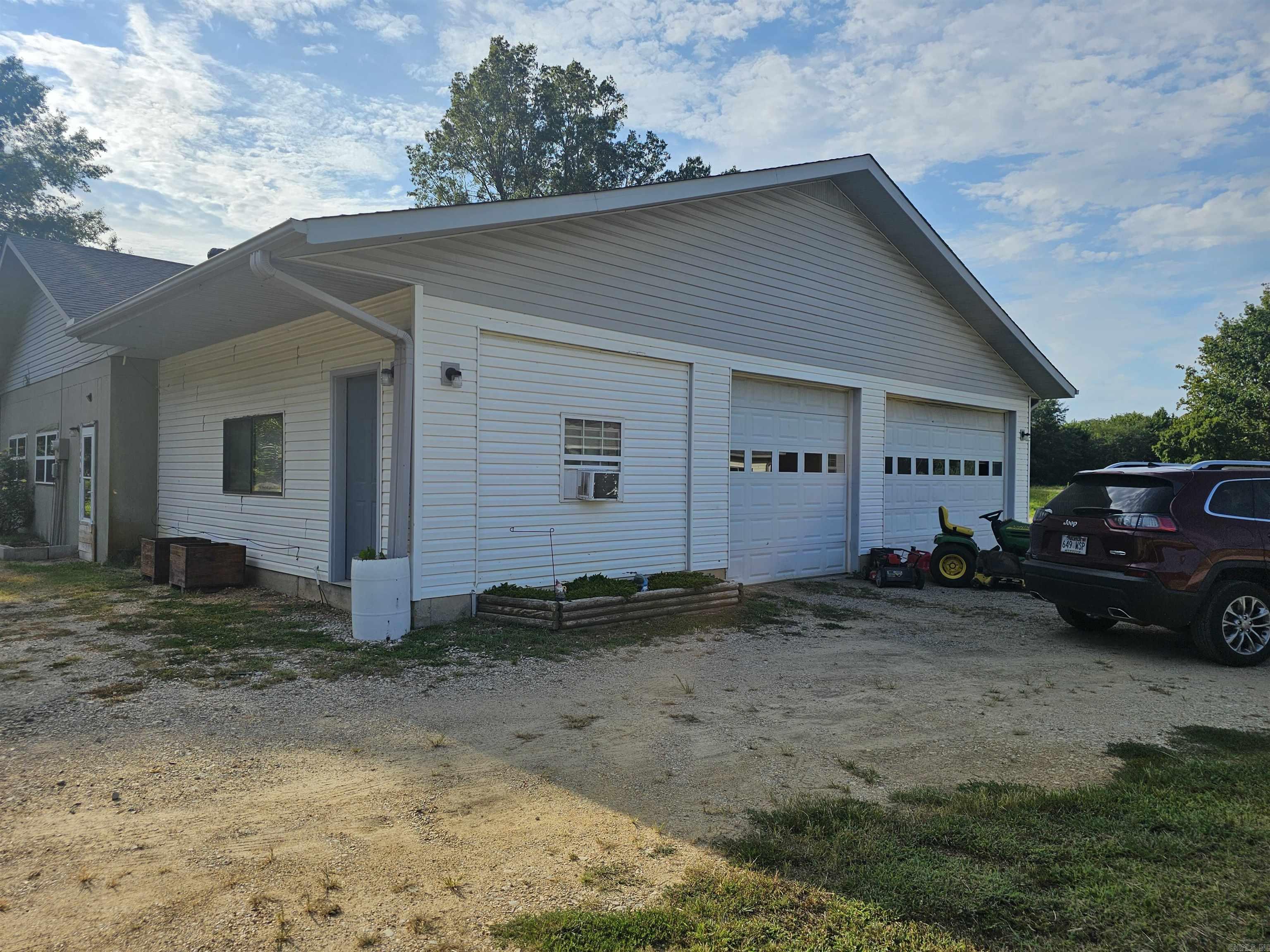 SILVER SPRINGS - Residential