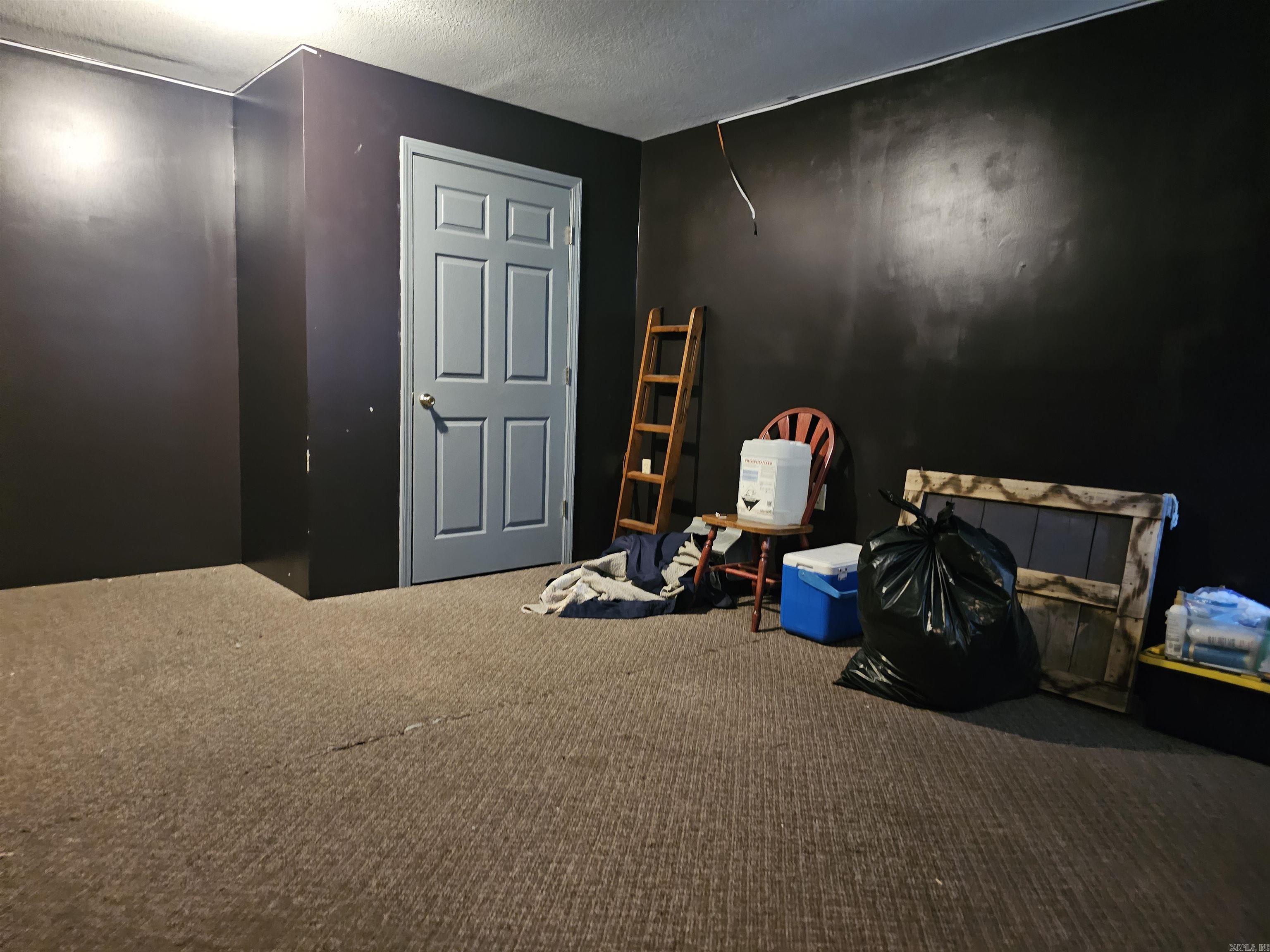 SILVER SPRINGS - Residential