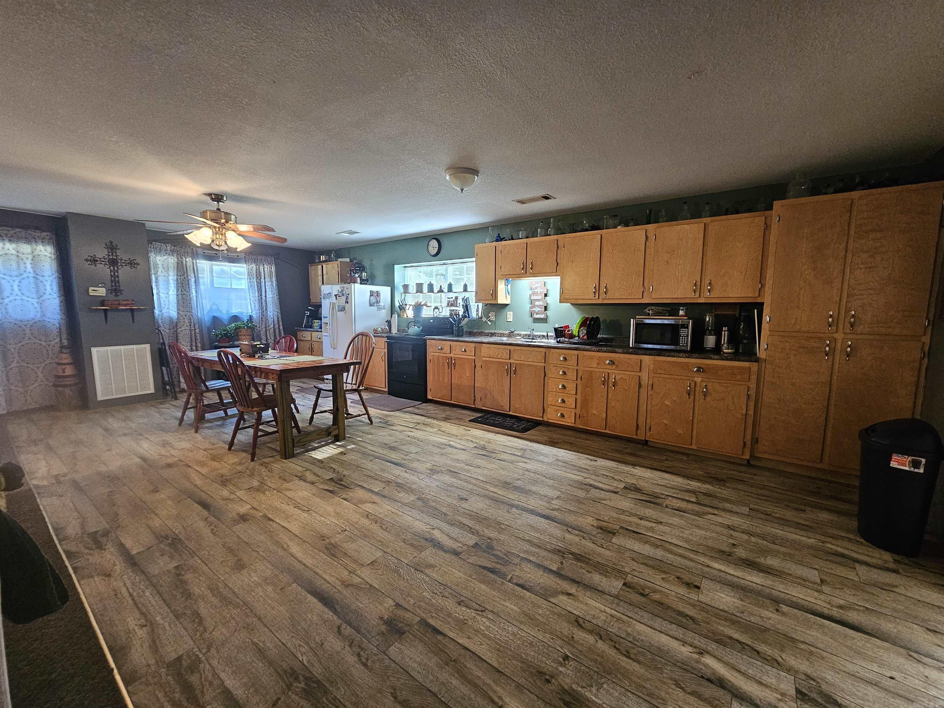 SILVER SPRINGS - Residential