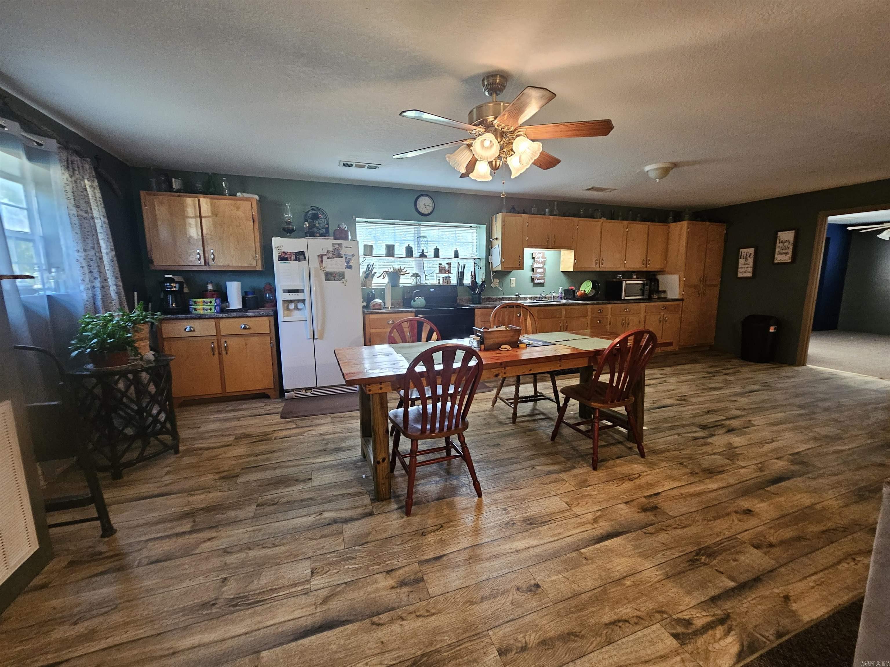 SILVER SPRINGS - Residential