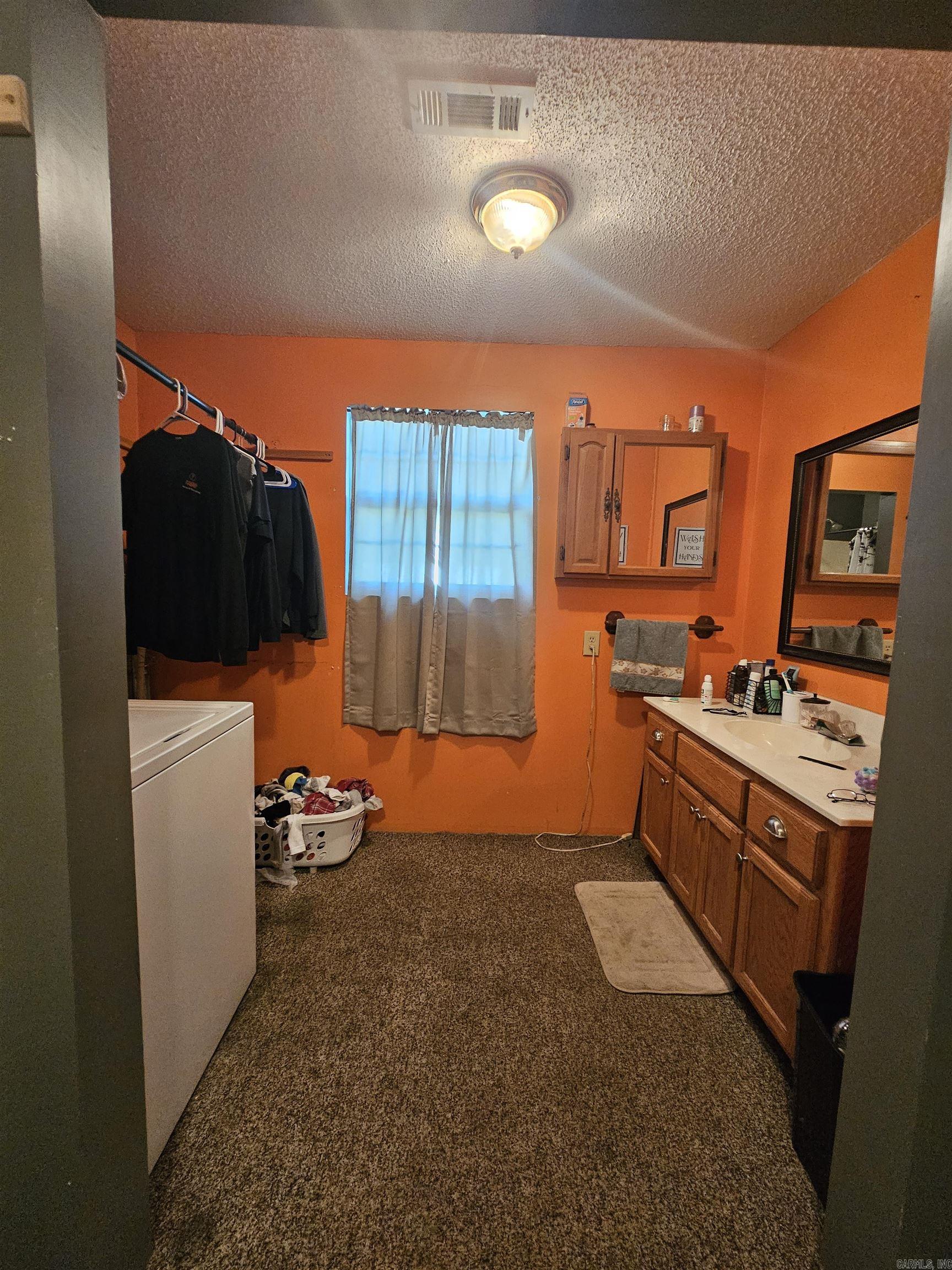 SILVER SPRINGS - Residential