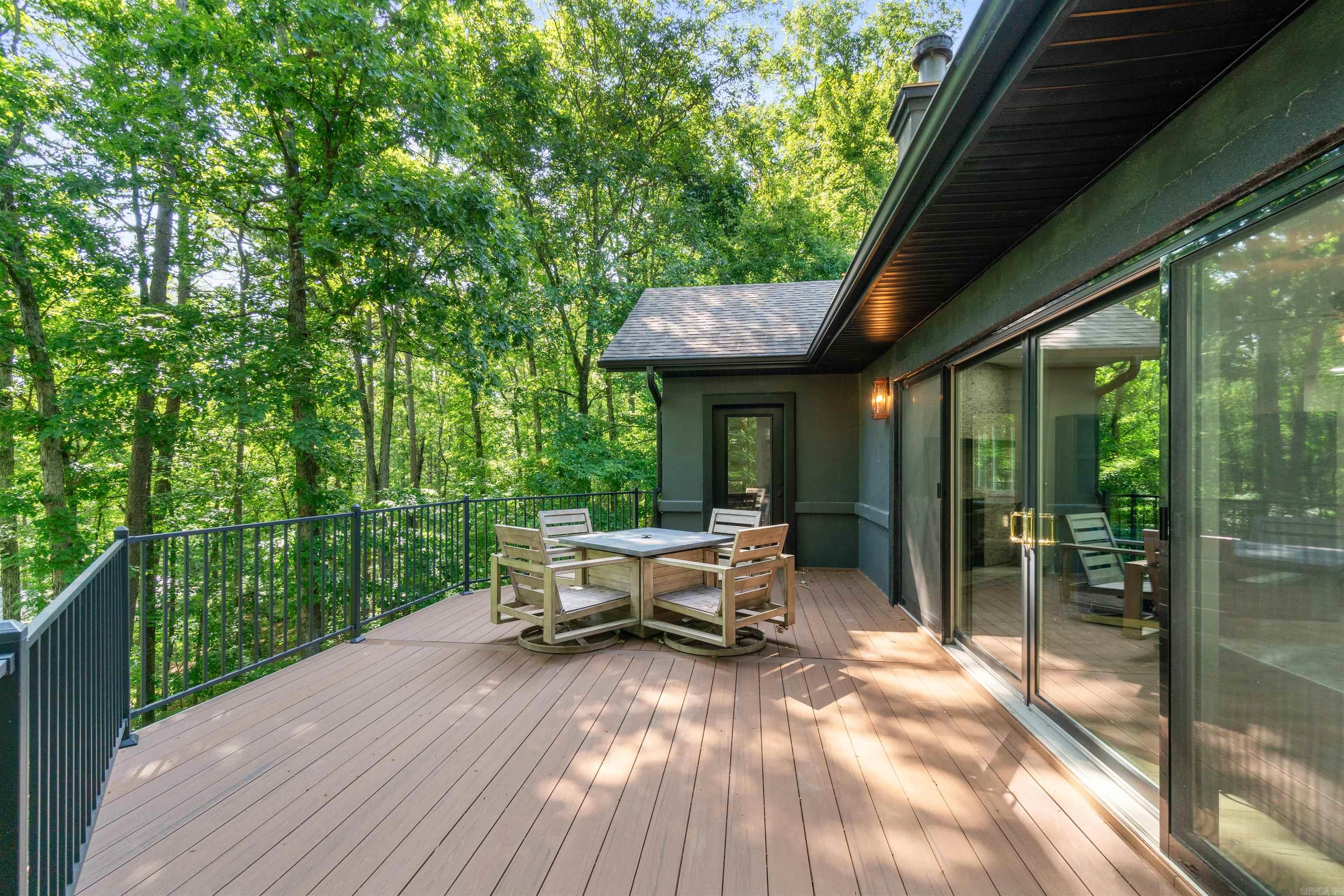 CIENTO - Residential