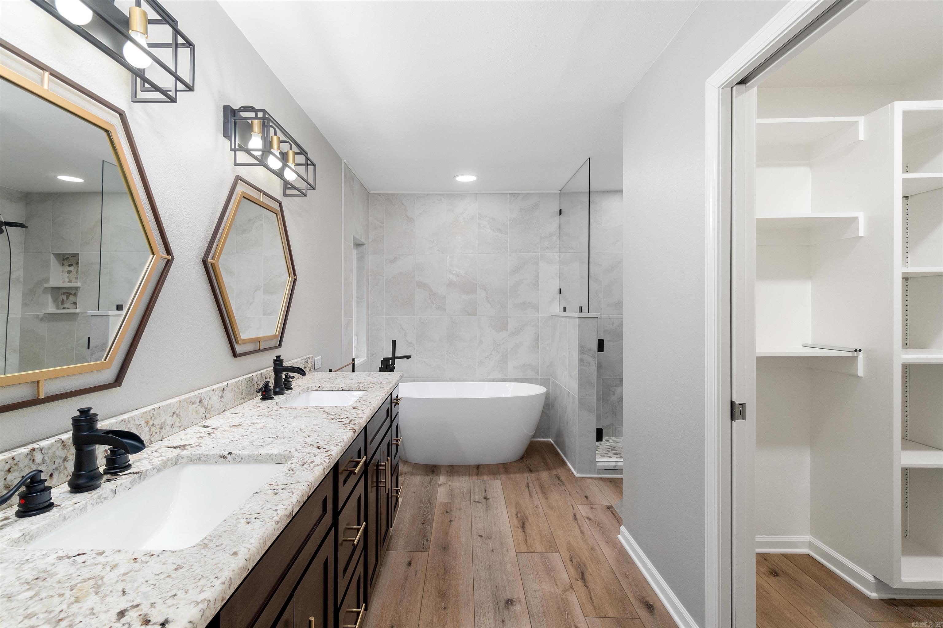 CIENTO - Residential