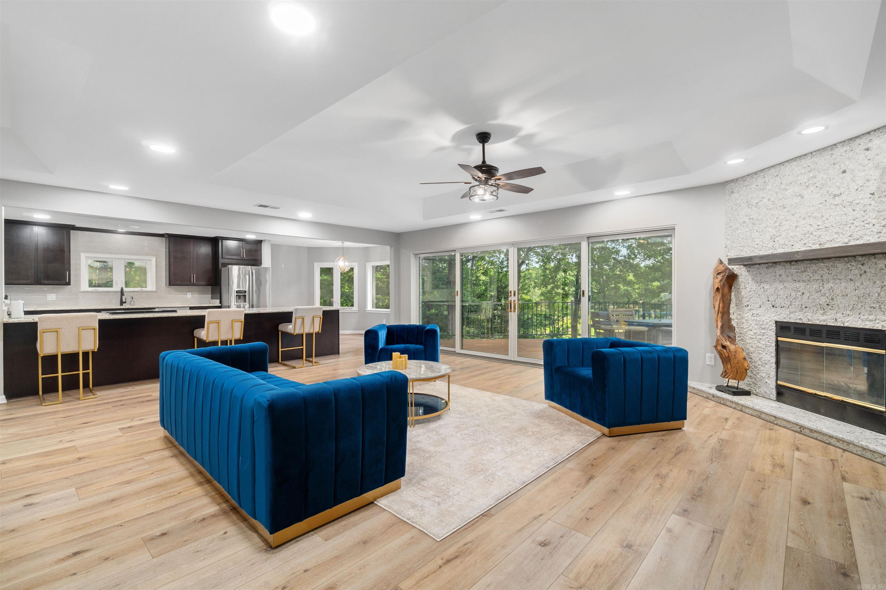 CIENTO - Residential