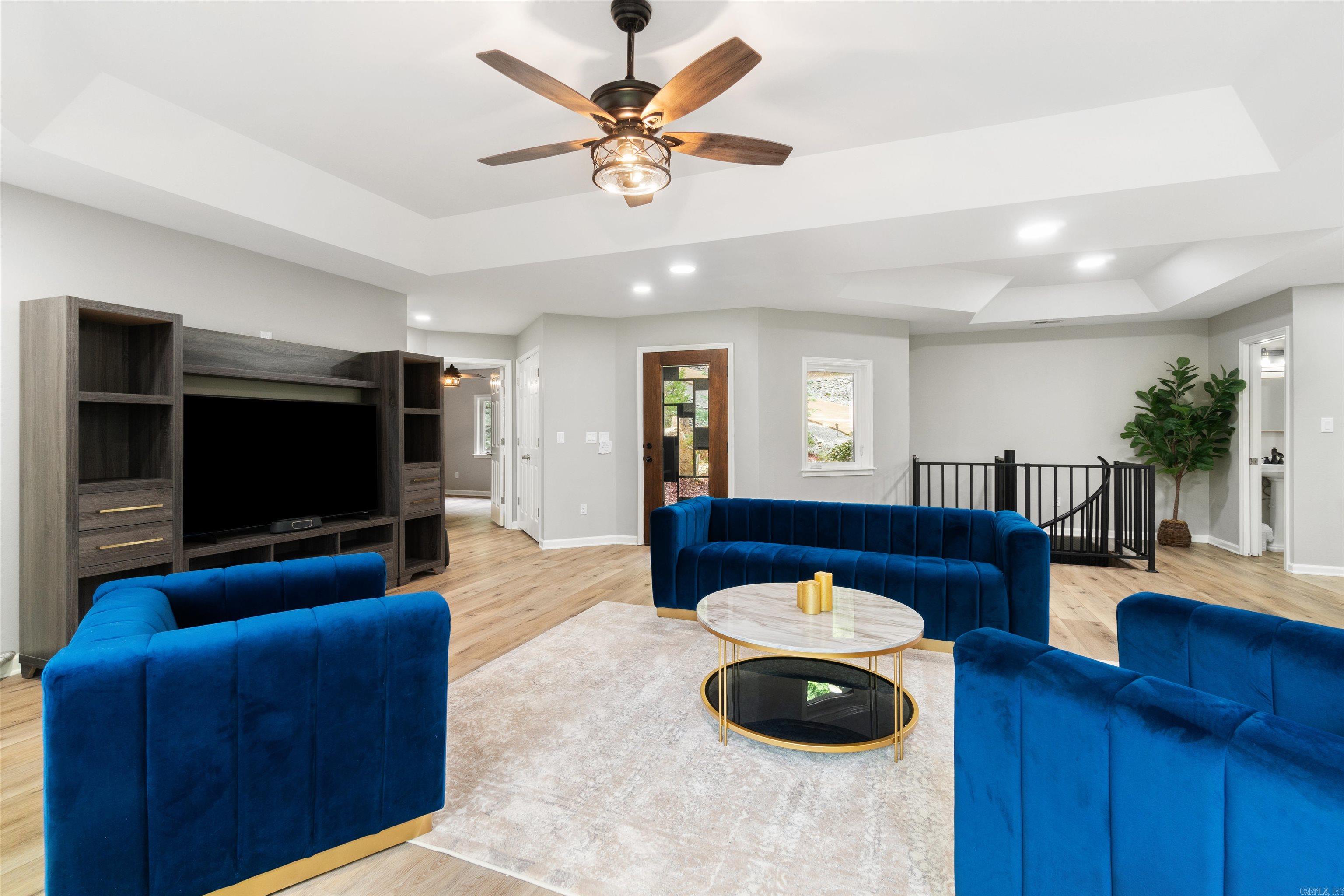 CIENTO - Residential