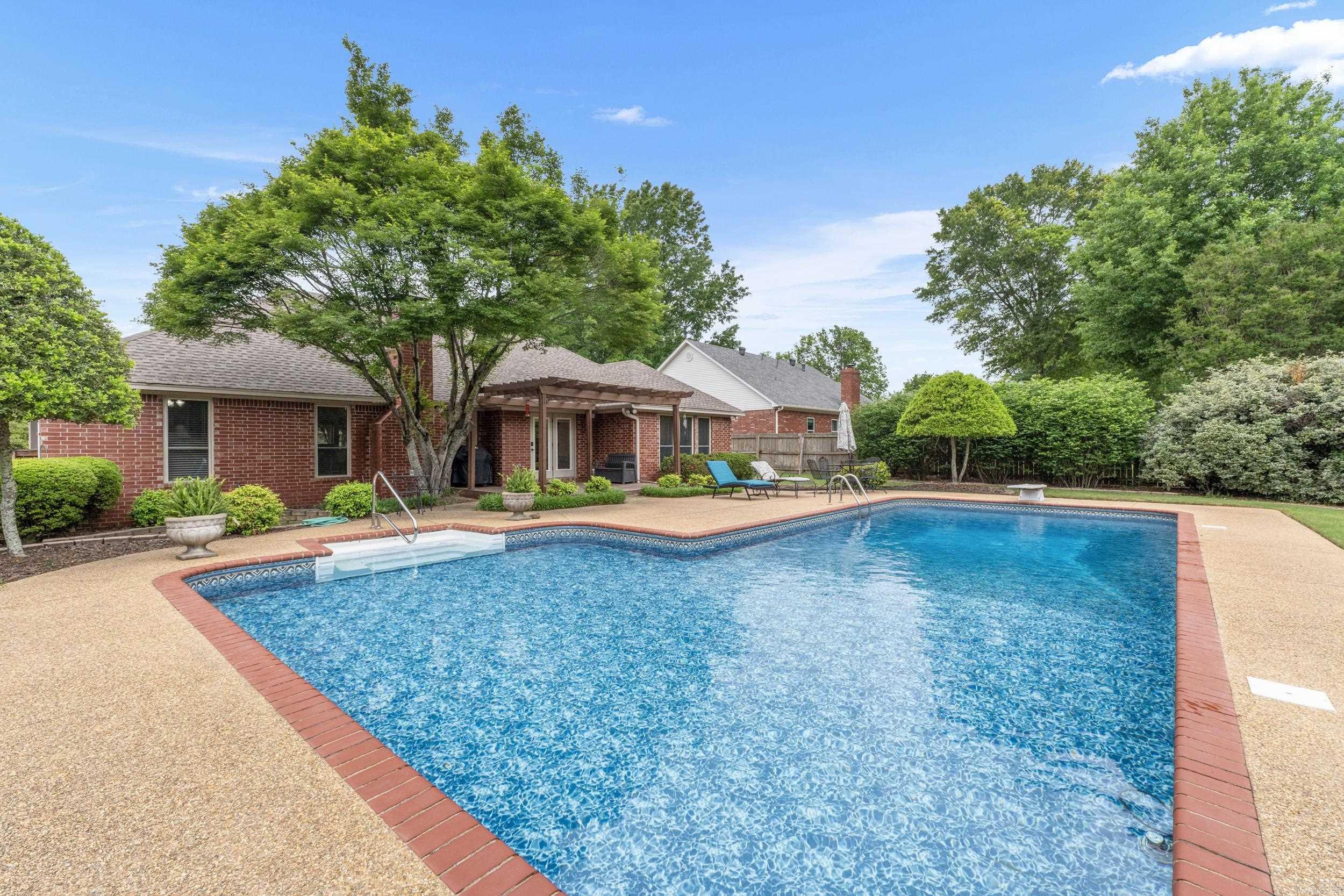 KROOKED KREEK - Residential