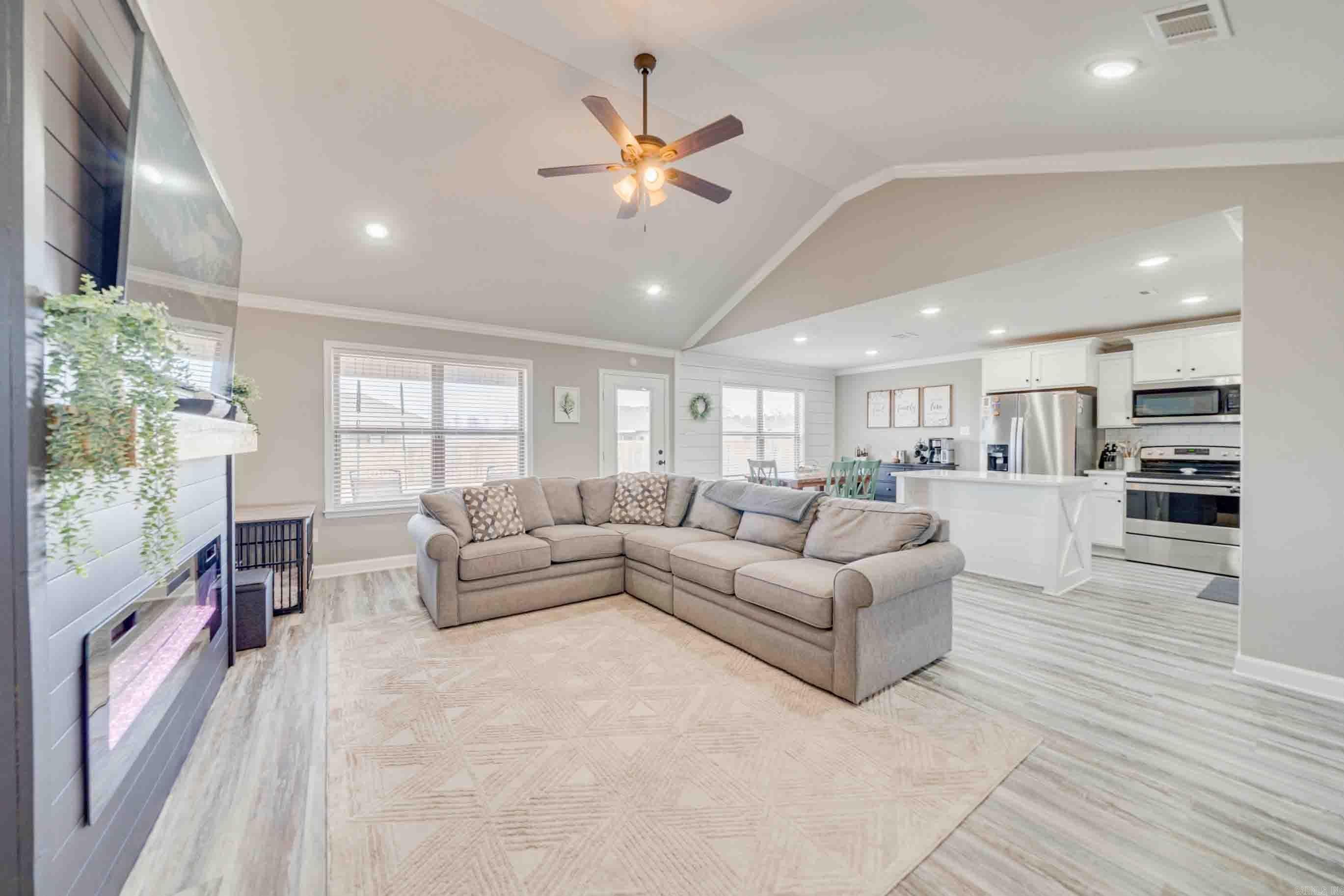 DEERFIELD ESTATES - Residential